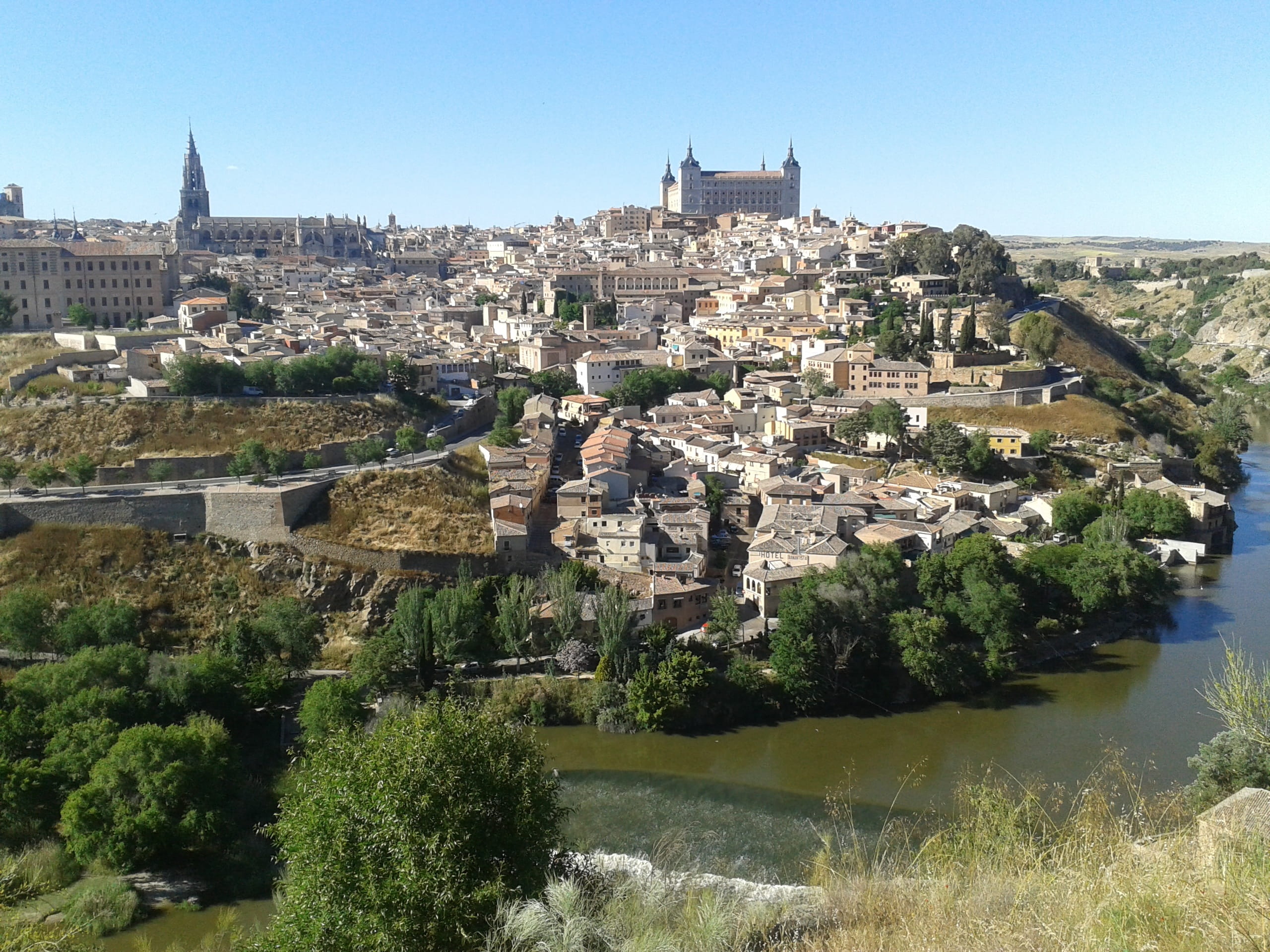 valley, 2K, medieval, plant, castle, spain, tower, water, travel, clear sky, tree, toledo, landmark, no people, river, built structure, nature, fortification, HD Wallpaper