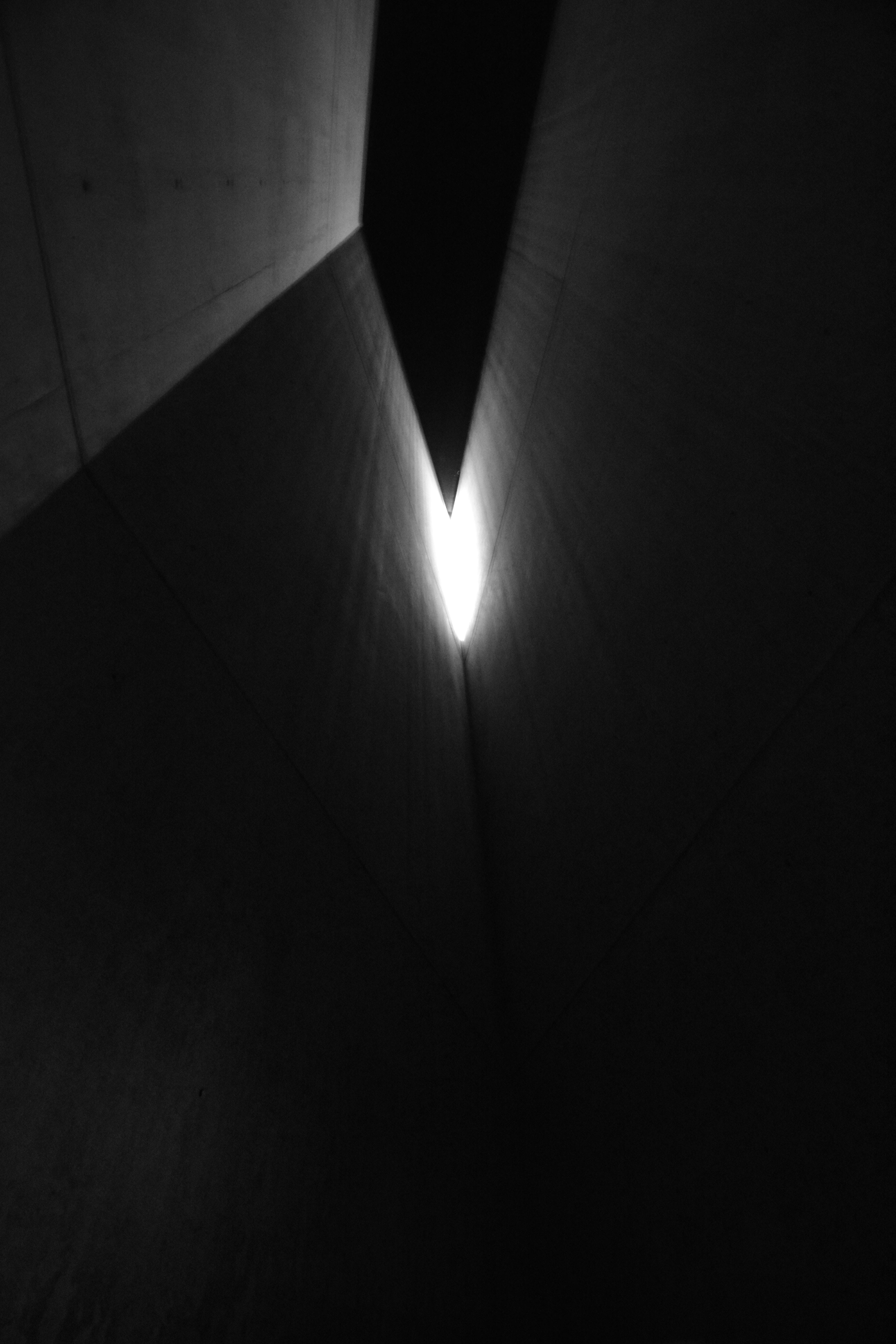 peace, spotlight, spacio, minimal, night, electricity, interiorarchitecture, built structure, black color, germany, electric light, light fixture, wall - building feature, Phone HD Wallpaper