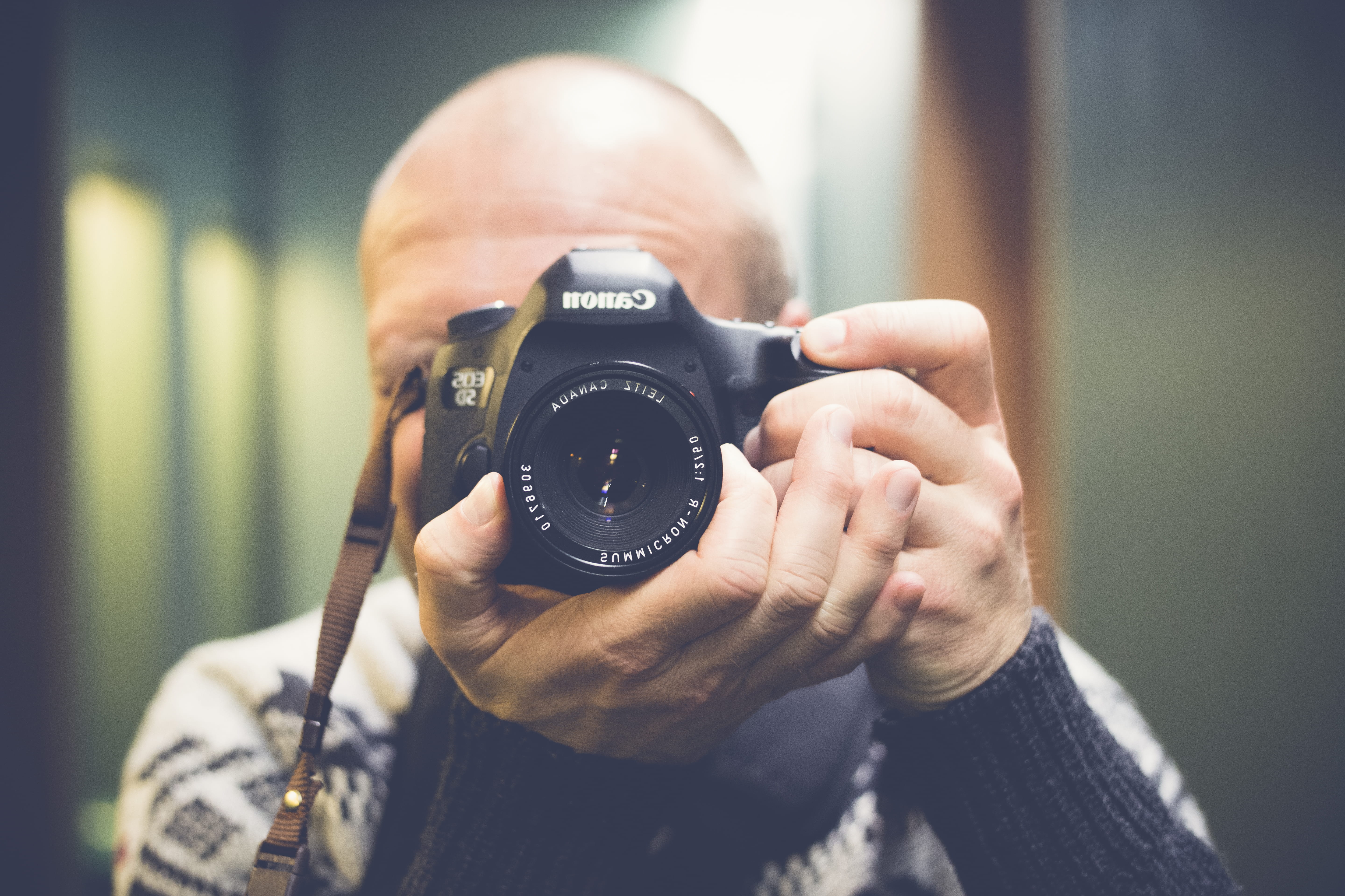creative, equipment, leisure activity, occupation, holding, germany, photographic, design, finger, metal, focus, contemporary, front view, photography, HD Wallpaper