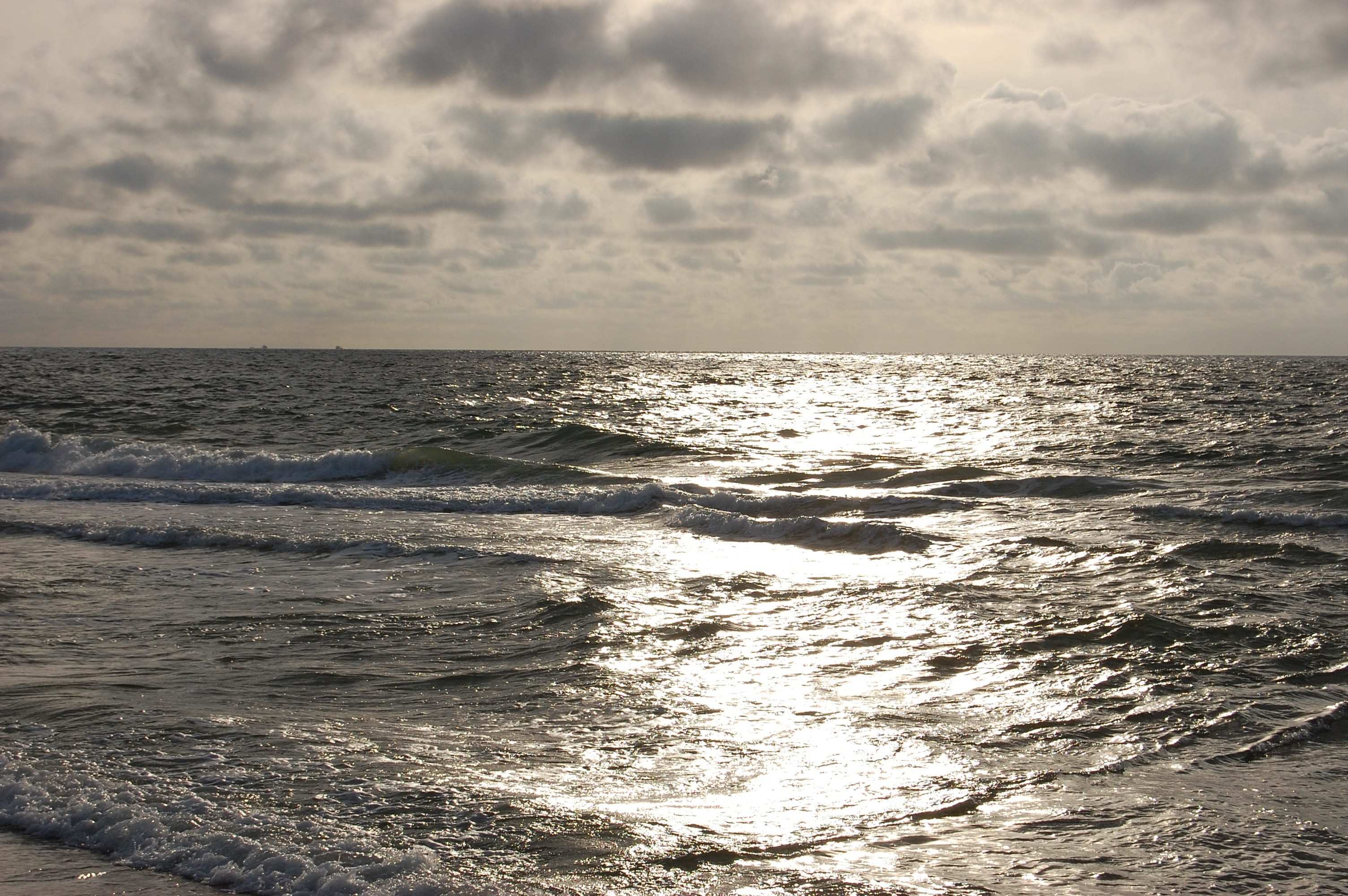 beach, 2K, water, tranquil scene, sylt, nature, holiday, land, beauty in nature, outdoors, tranquility, sunset, sea, idyllic, motion, sky, north sea, wave, HD Wallpaper