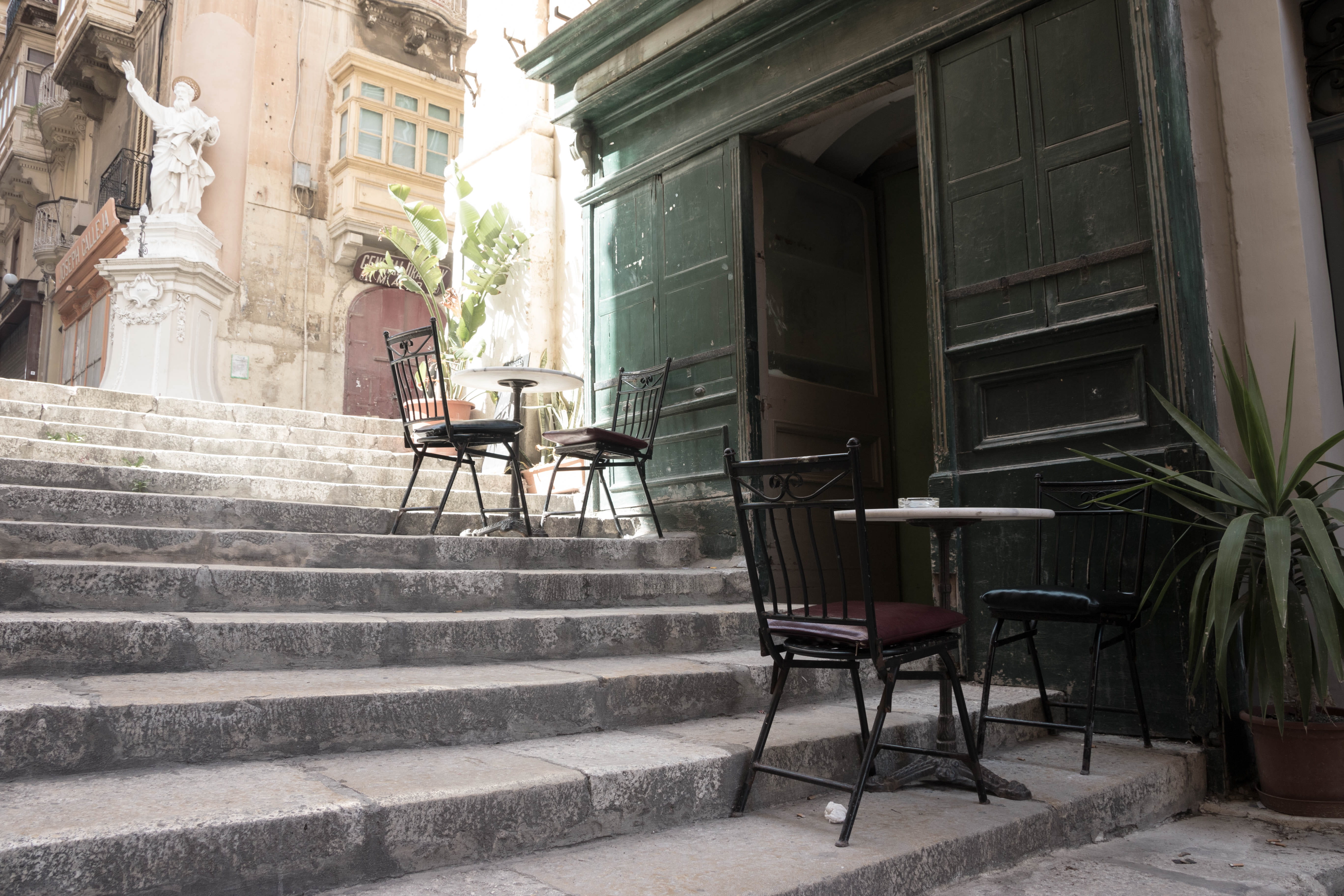 restaurant, empty, entrance, building, bar, built structure, absence, plant, outdoors, steps and staircases, building exterior, day, street, window, seat, HD Wallpaper