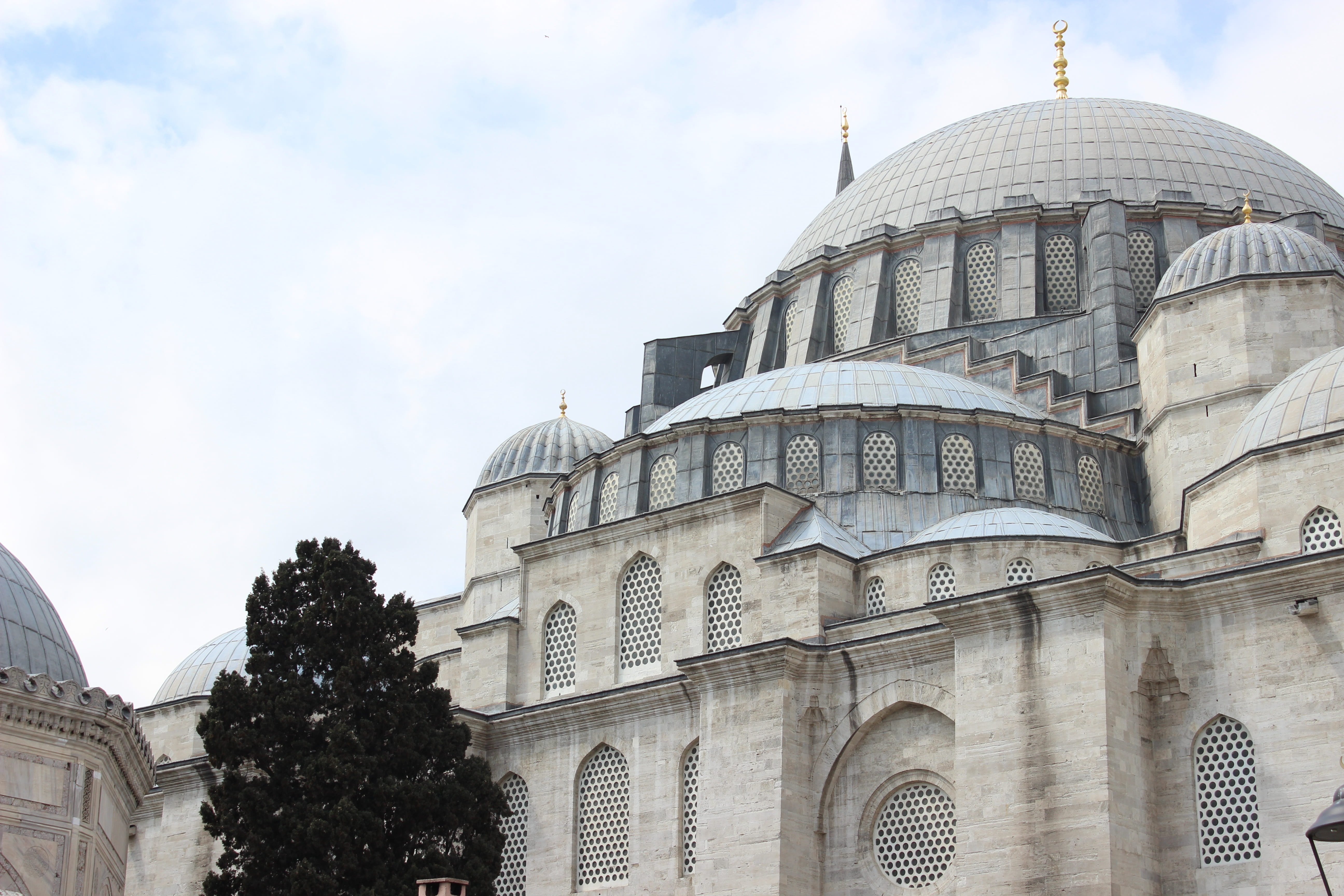 outdoors, sky, dome, travel, cami, arch, tourism, history, built structure, istanbul, city, religion, day, architecture, travel destinations, nature, the past, HD Wallpaper