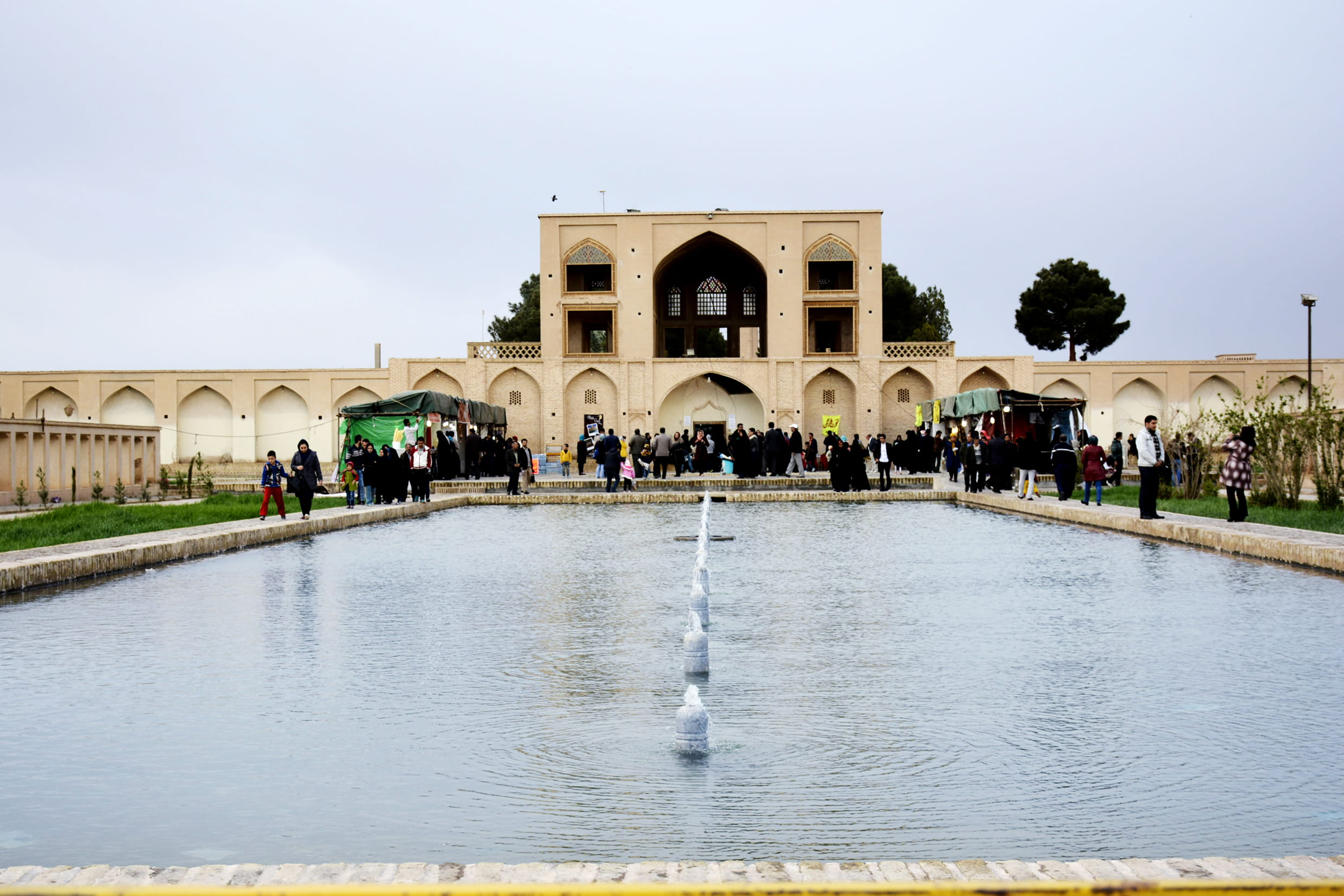 outdoors, crowd, mashhad, arch, architecture, water, group of people, large group of people, men, built structure, lake, nature, waterfront, incidental people, HD Wallpaper