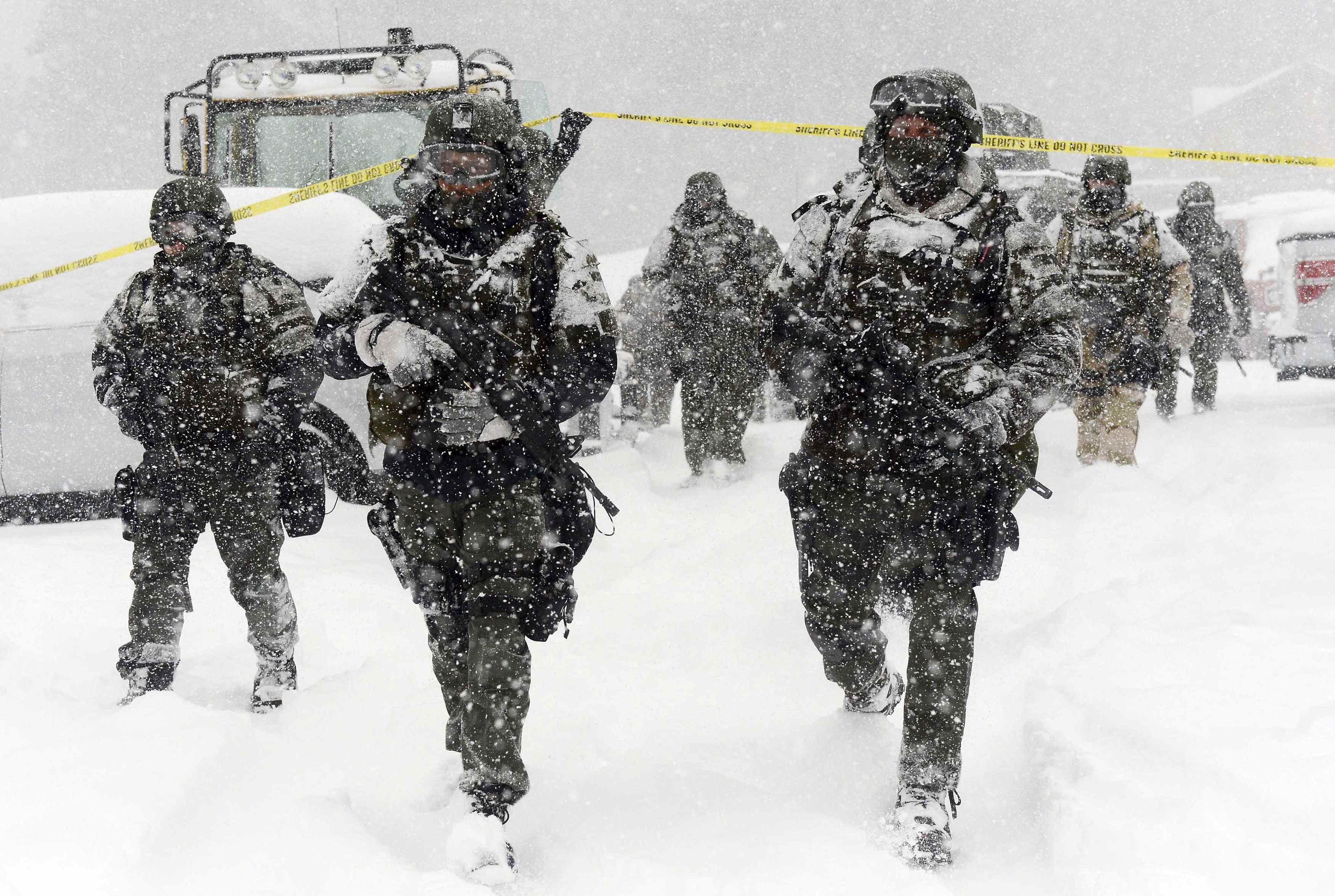 crime, police, emergency, swat, weapon, gun, team, 2K, HD Wallpaper
