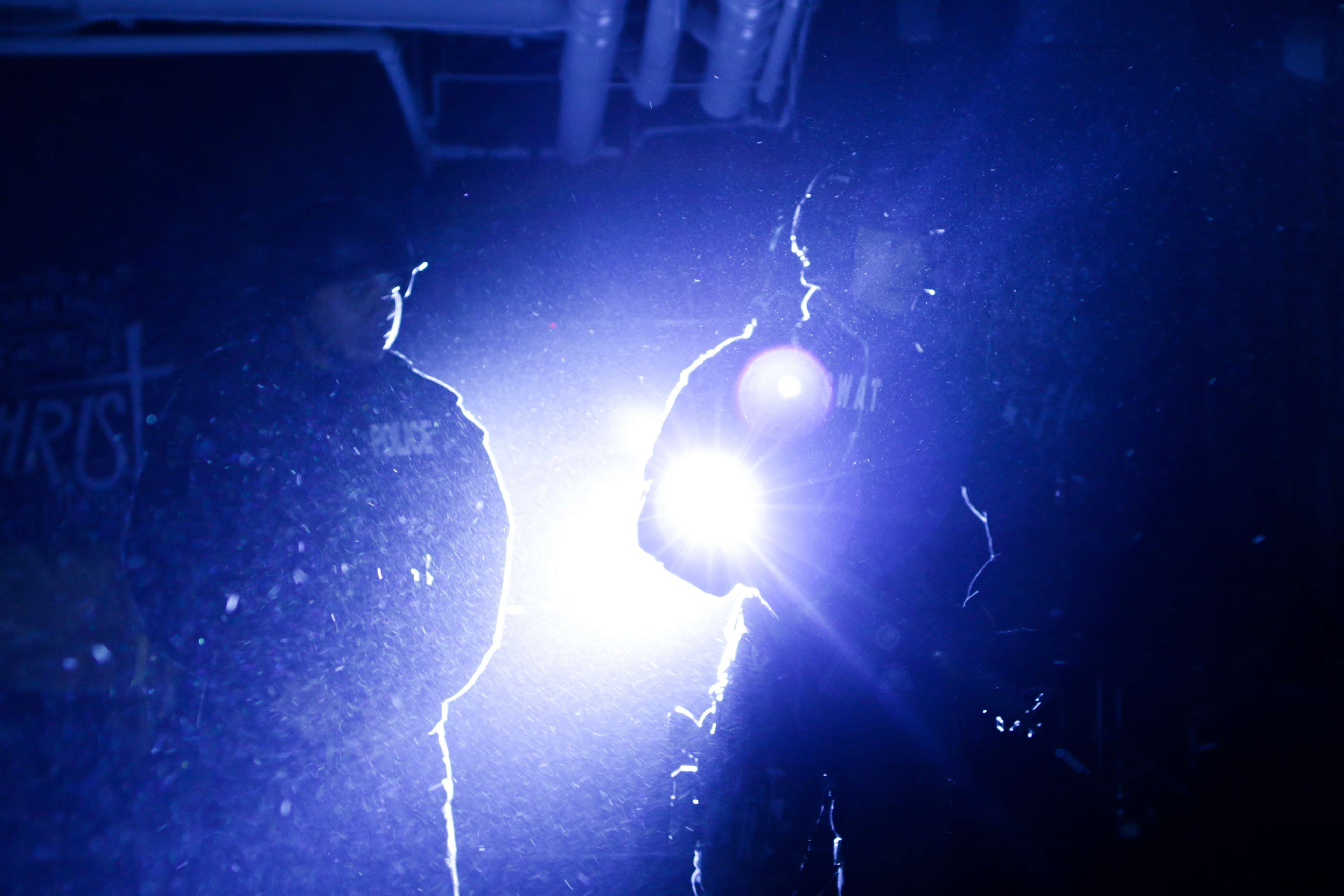silhouette, low angle view, light - natural phenomenon, back lit, nightlife, law enforcer, tactical team, indoors, lens flare, close-up, nature, swat, concert, HD Wallpaper