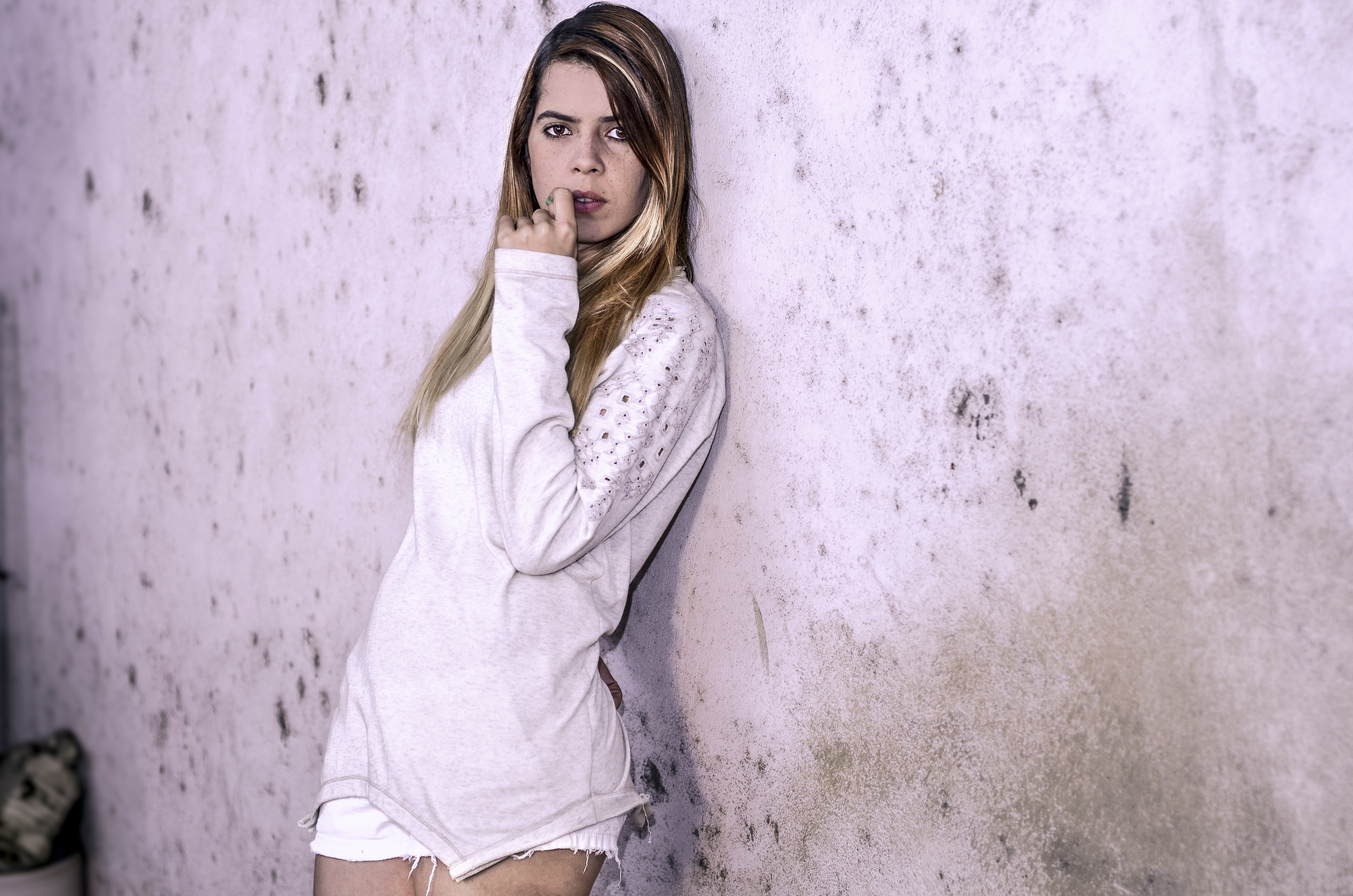 front view, real people, portrait, casual clothing, woman, outdoors, beauty, women, lifestyles, young adult, pose, photography, beautiful, wall - building feature, HD Wallpaper