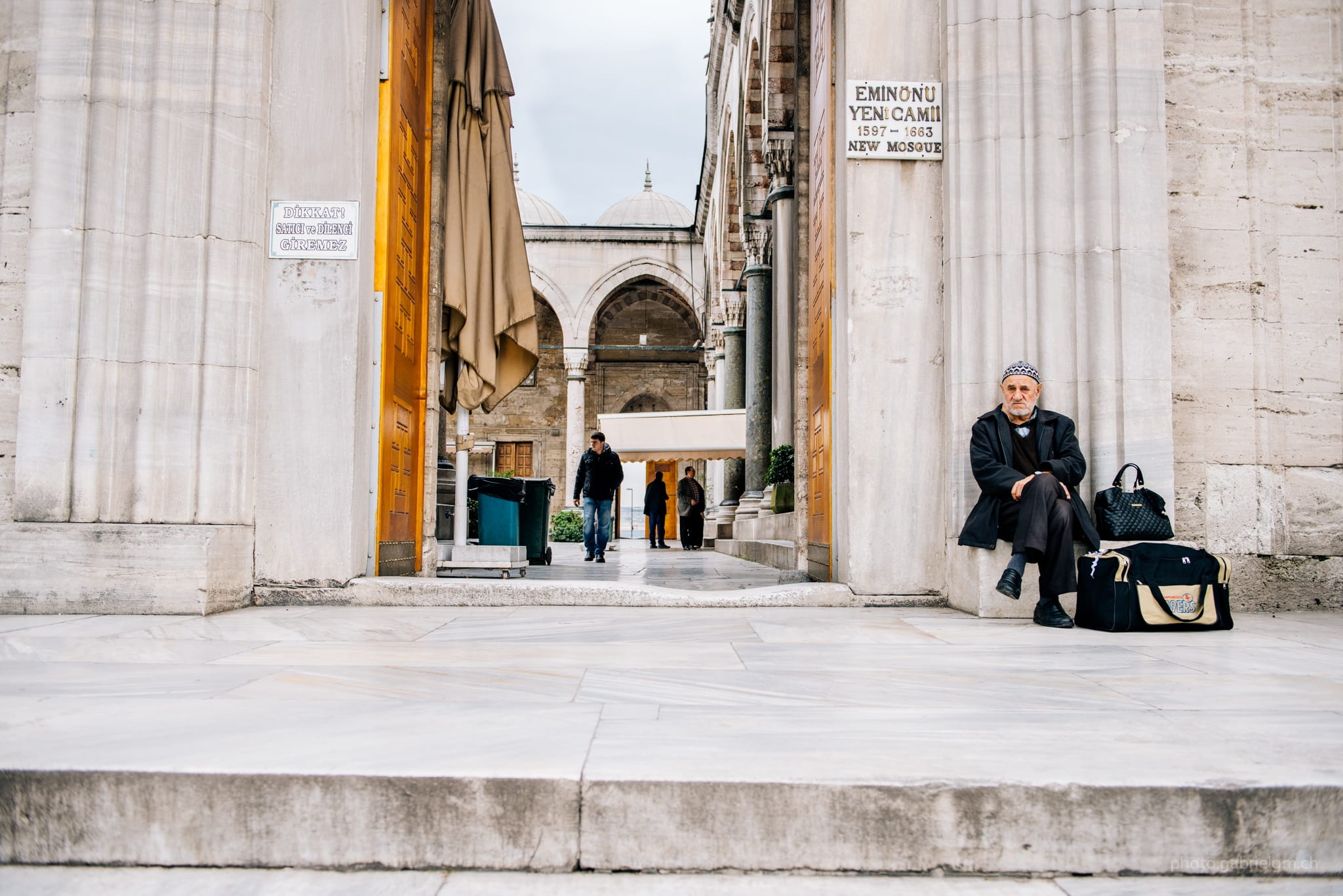spirituality, sitting, mosque, yeni camii, marble, 1080P, belief, people, adult, building, travel, architecture, istanbul, turkey, eminönü yeni cami, real people, HD Wallpaper