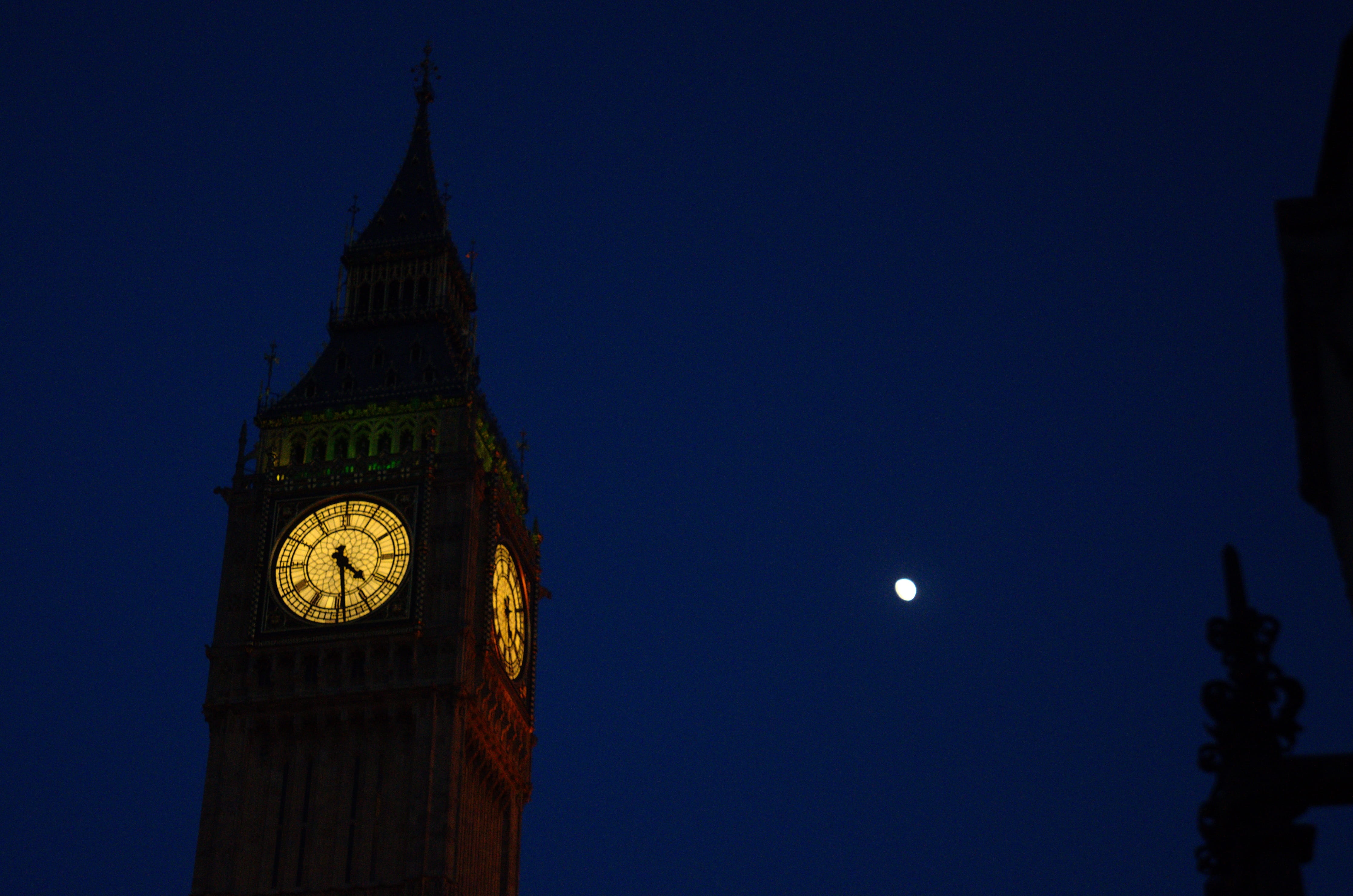 building, government, time, architecture, Clocktower, building exterior, planetary moon, clock tower, travel destinations, low angle view, clock face, london, HD Wallpaper
