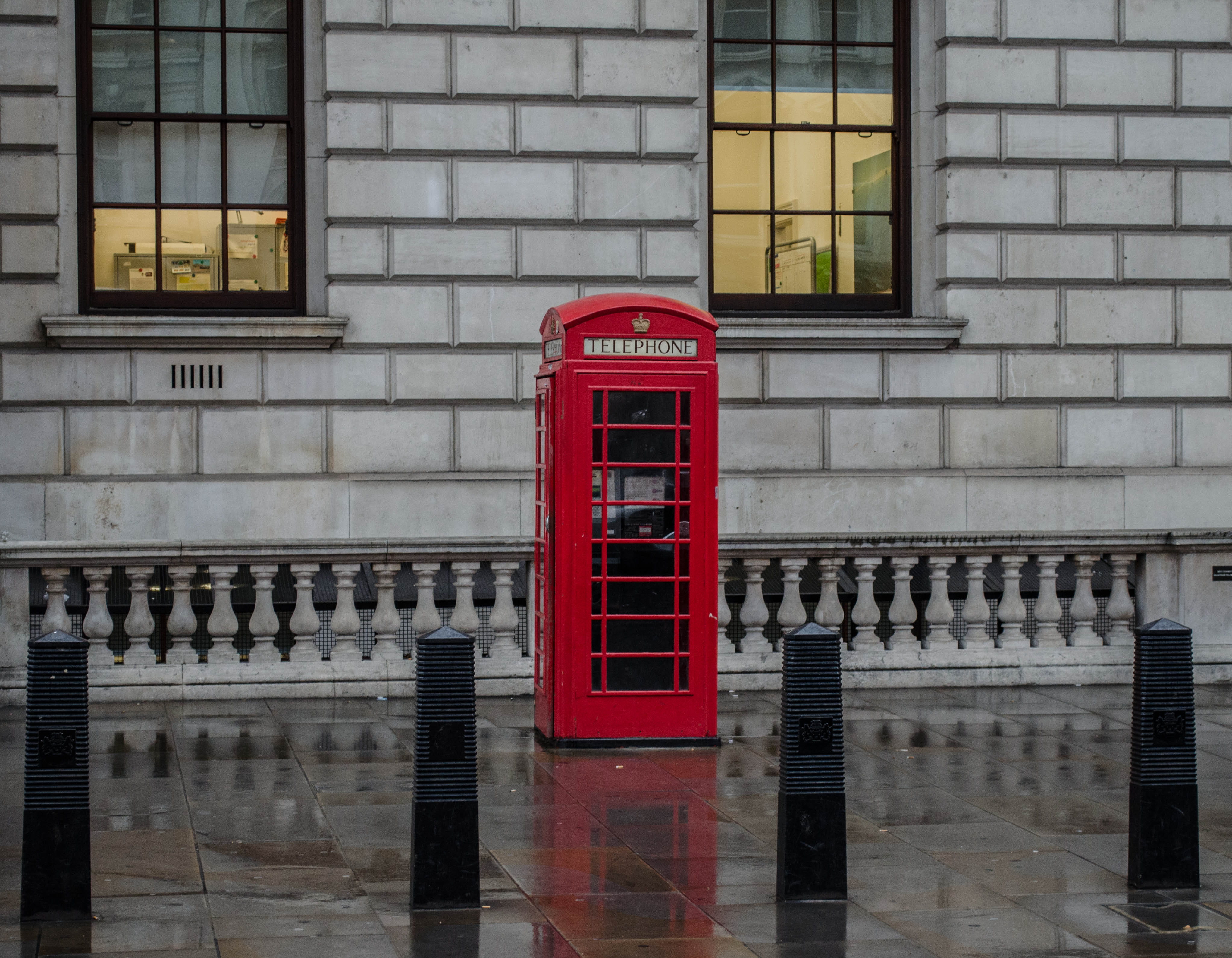 outdoors, reflection, communication, pay phone, 4K, telephone booth, street, text, no people, bigben, england, wesminter, londen, connection, westminster, HD Wallpaper