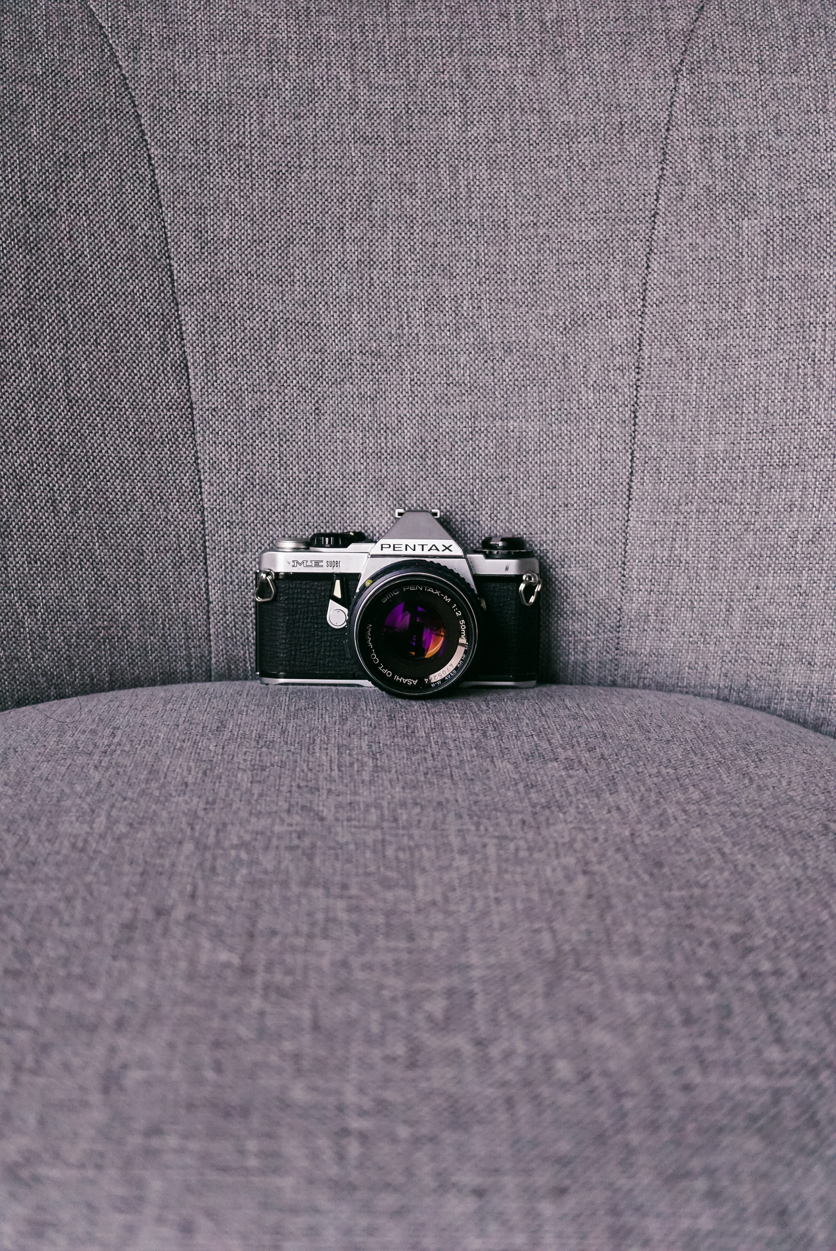 retro styled, photography themes, camera, photographic equipment, activity, modern, table, occasion, technology, antique, still life, 4K, picture, photographing, Phone HD Wallpaper