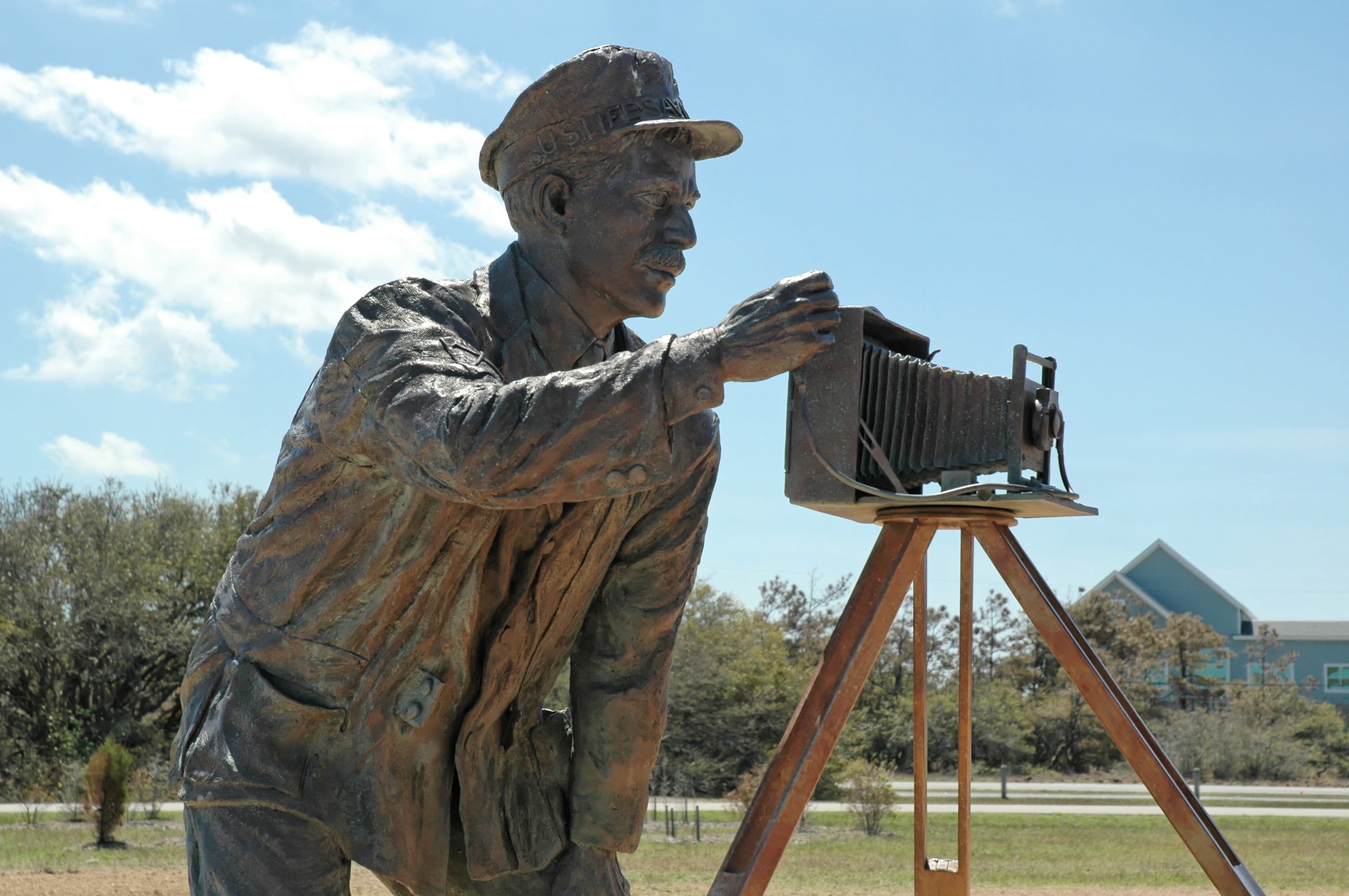 art and craft, kitty hawk, photocamera, male, sky, human representation, photographer, architecture, craft, park, field, nature, day, 2K, photography, HD Wallpaper