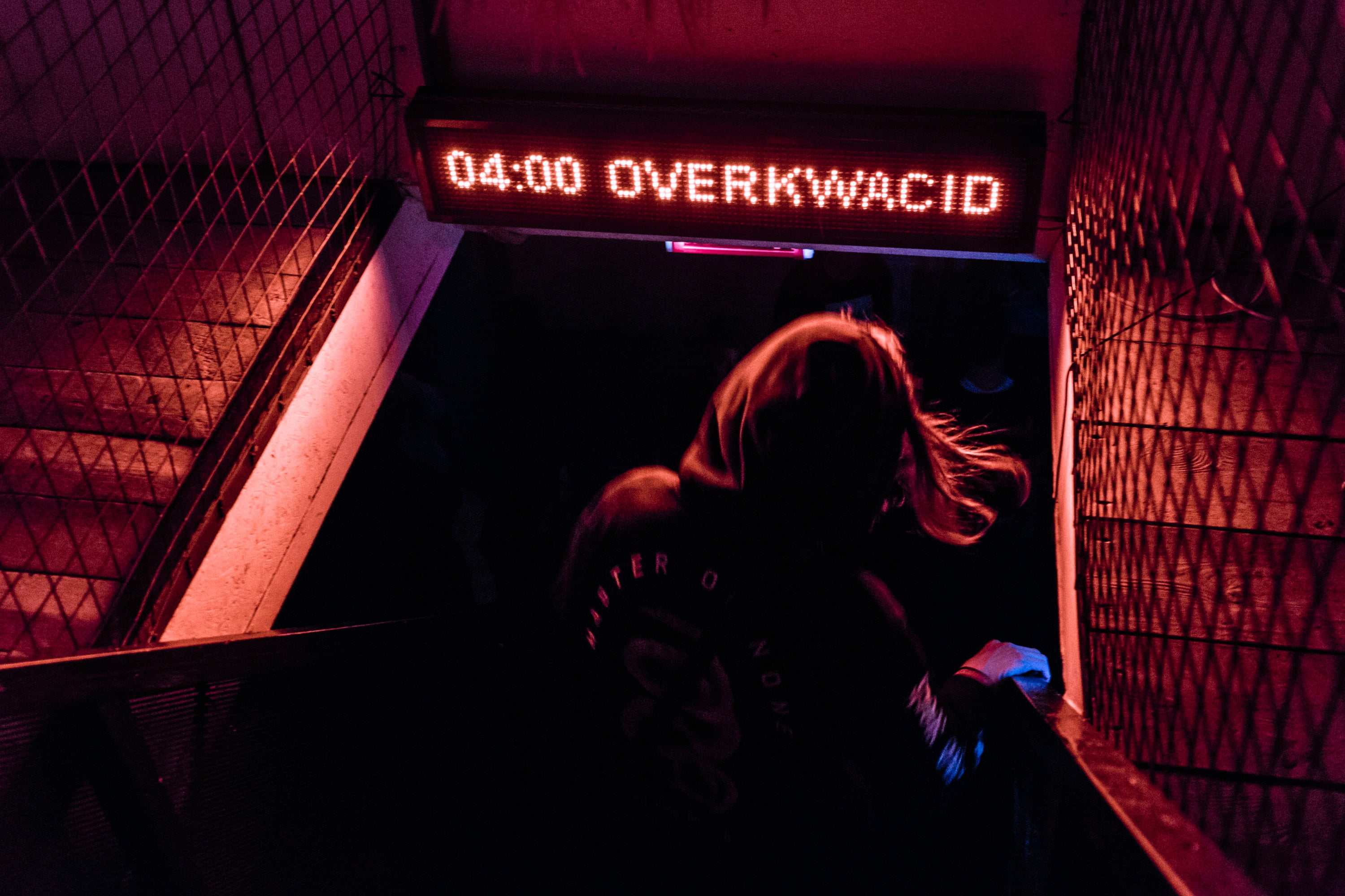 women, tumbler, Moscow, music, dark, neon, urban, lights, red, clubs, Russia, signs, 2K, glowing, night view, techno, night, silhouette, hair, photography, HD Wallpaper