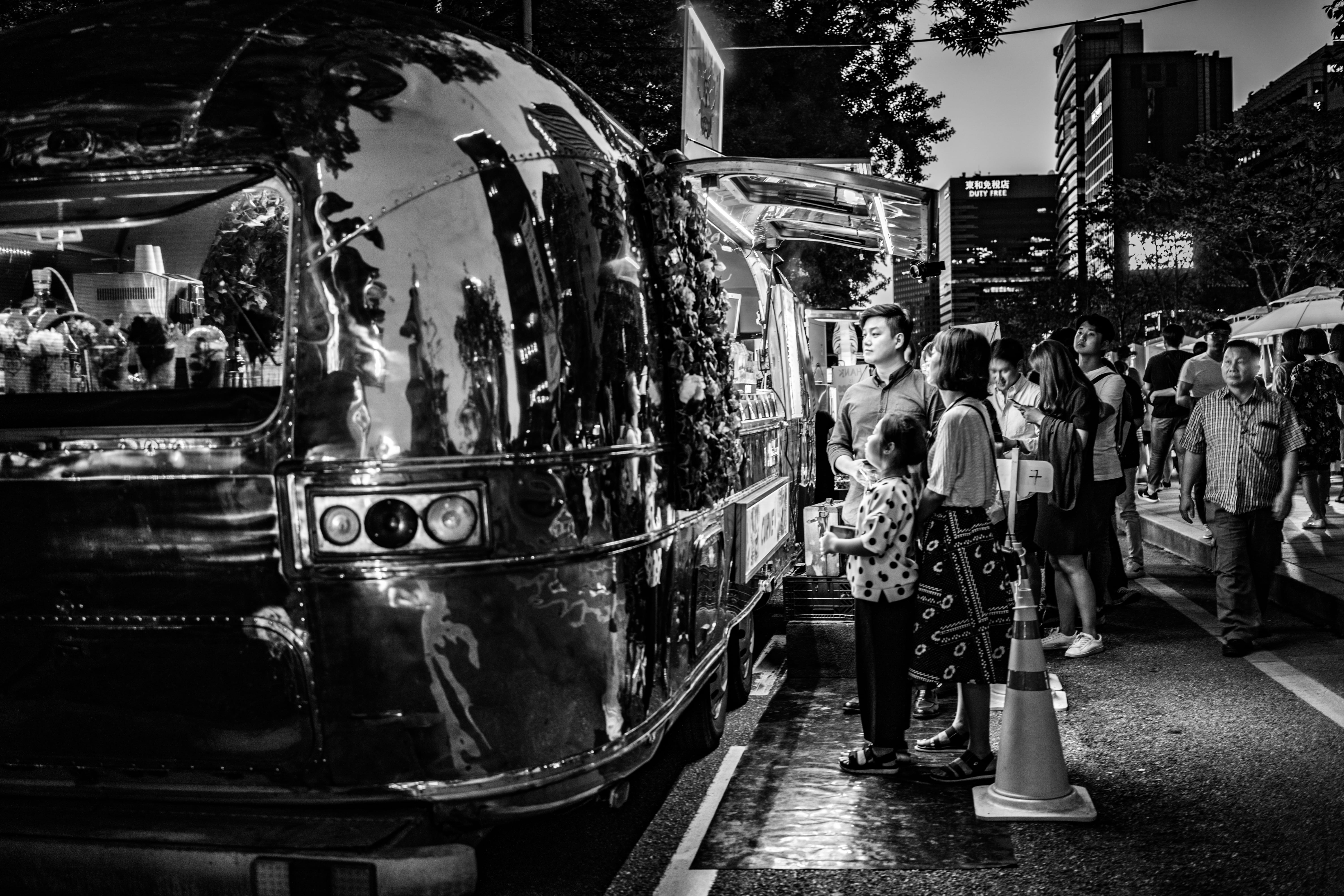 city, city life, transportation system, black and white, standing, full length, street market, line, grayscale, vehicle, retail, women, wear, transportation, HD Wallpaper