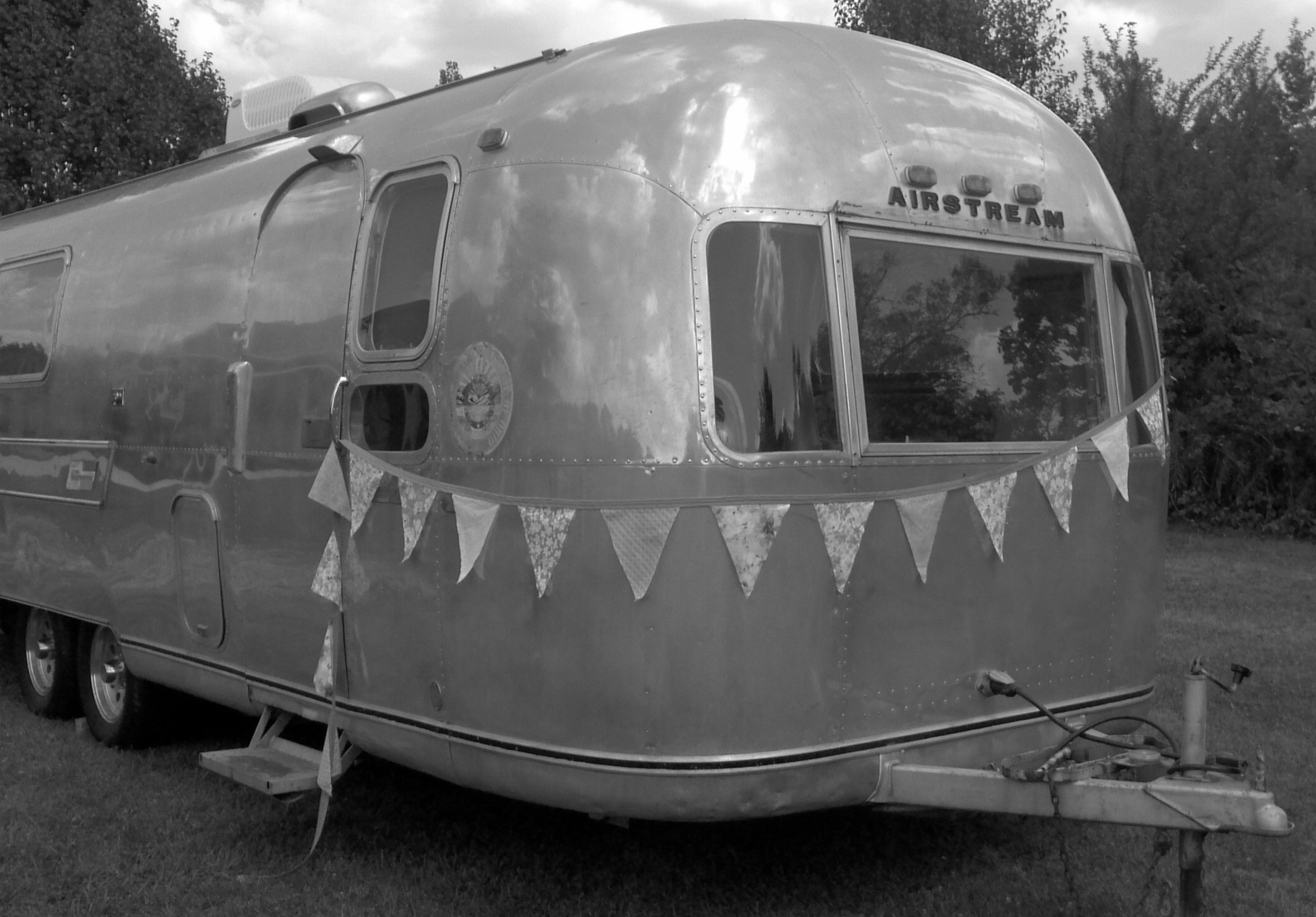 photographic background, retro styled, plant, airstream, tree, camping, abandoned, day, mode of transportation, exploring, transportation, vintage, steam train, HD Wallpaper