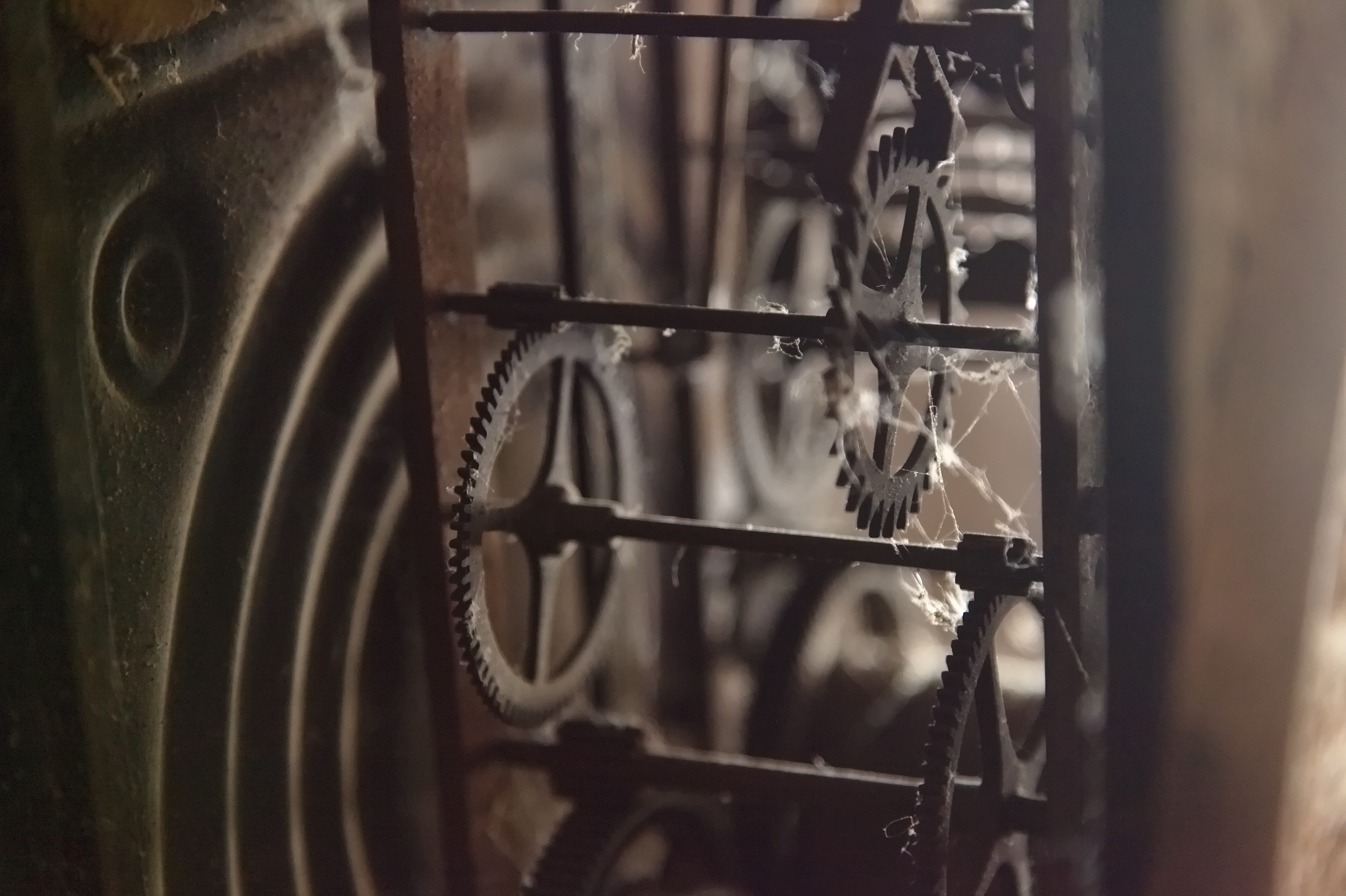 Gears, abandoned, Box, close-up, indoors, transportation, decline, deterioration, antique, industry, spoke, metal, no people, gear, watch box, selective focus, HD Wallpaper