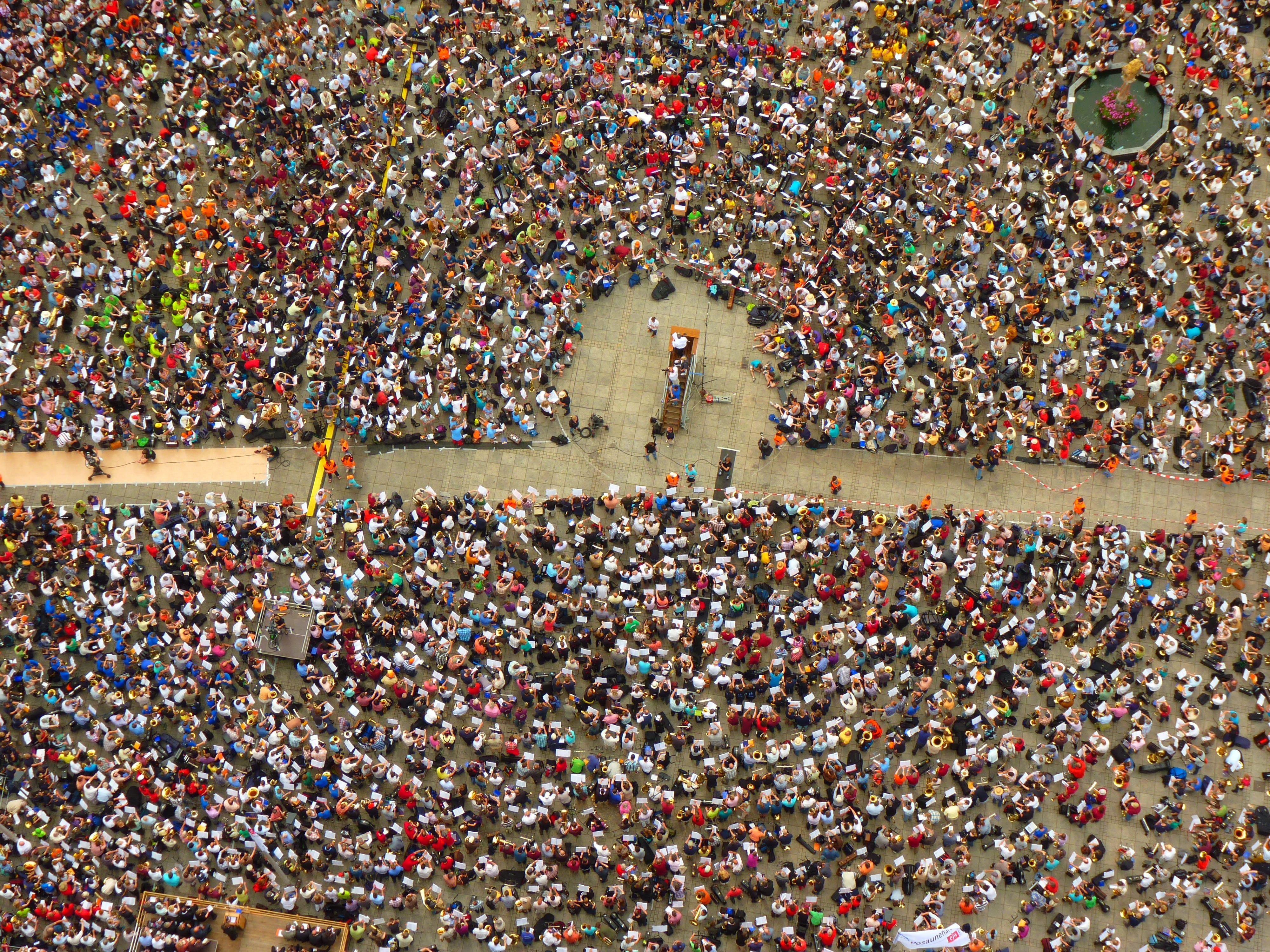 day, group, outdoors, people, sport, 4K, many, cathedral square, high angle view, casserole, mixed age range, lifestyles, ulm, crowd, collection, protest, HD Wallpaper