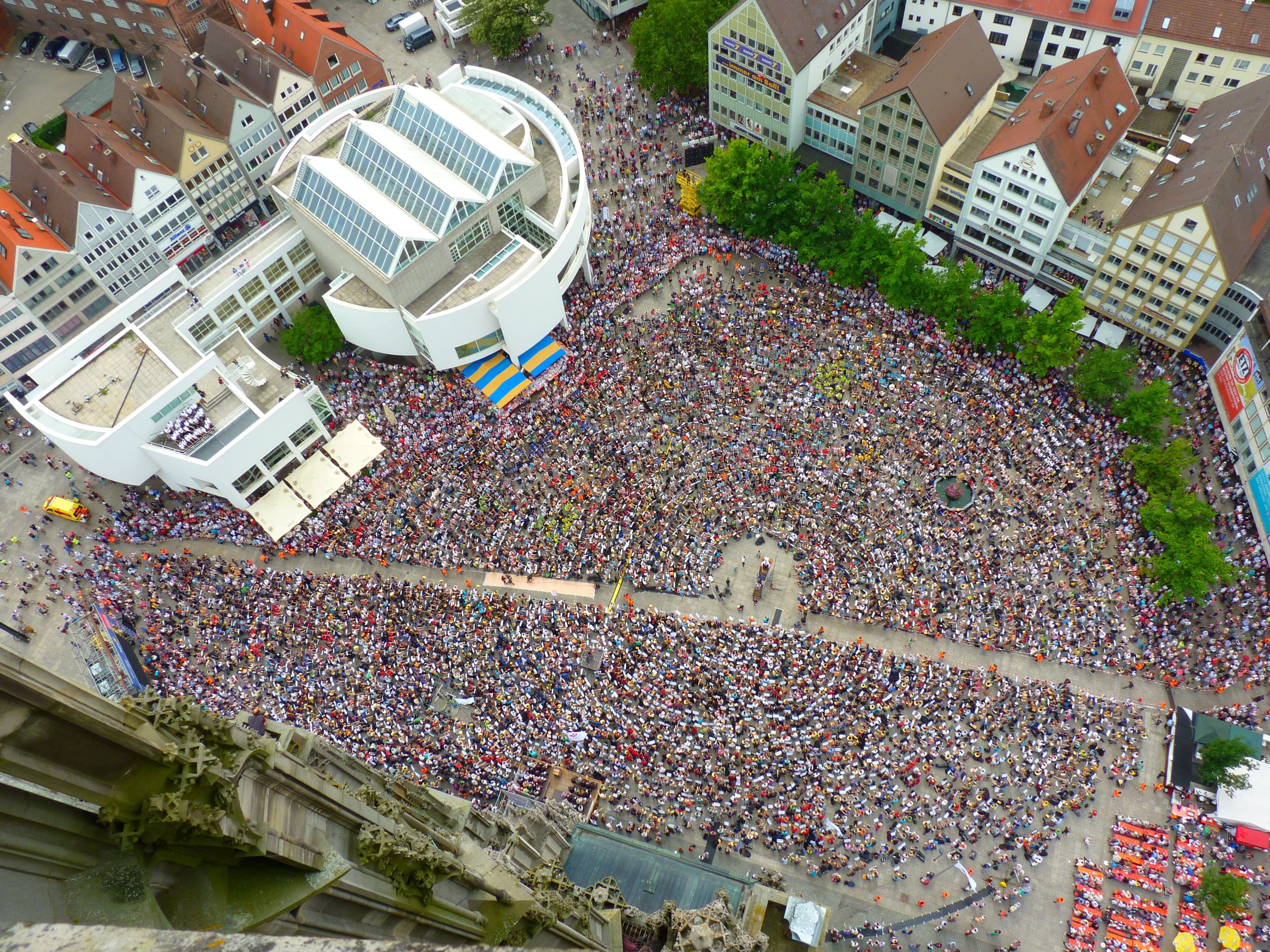4K, crown, outdoors, Protest, standing, cathedral square, beside, white, nature, high angle view, city, Group, history, Collection, strike, plant, Human, HD Wallpaper