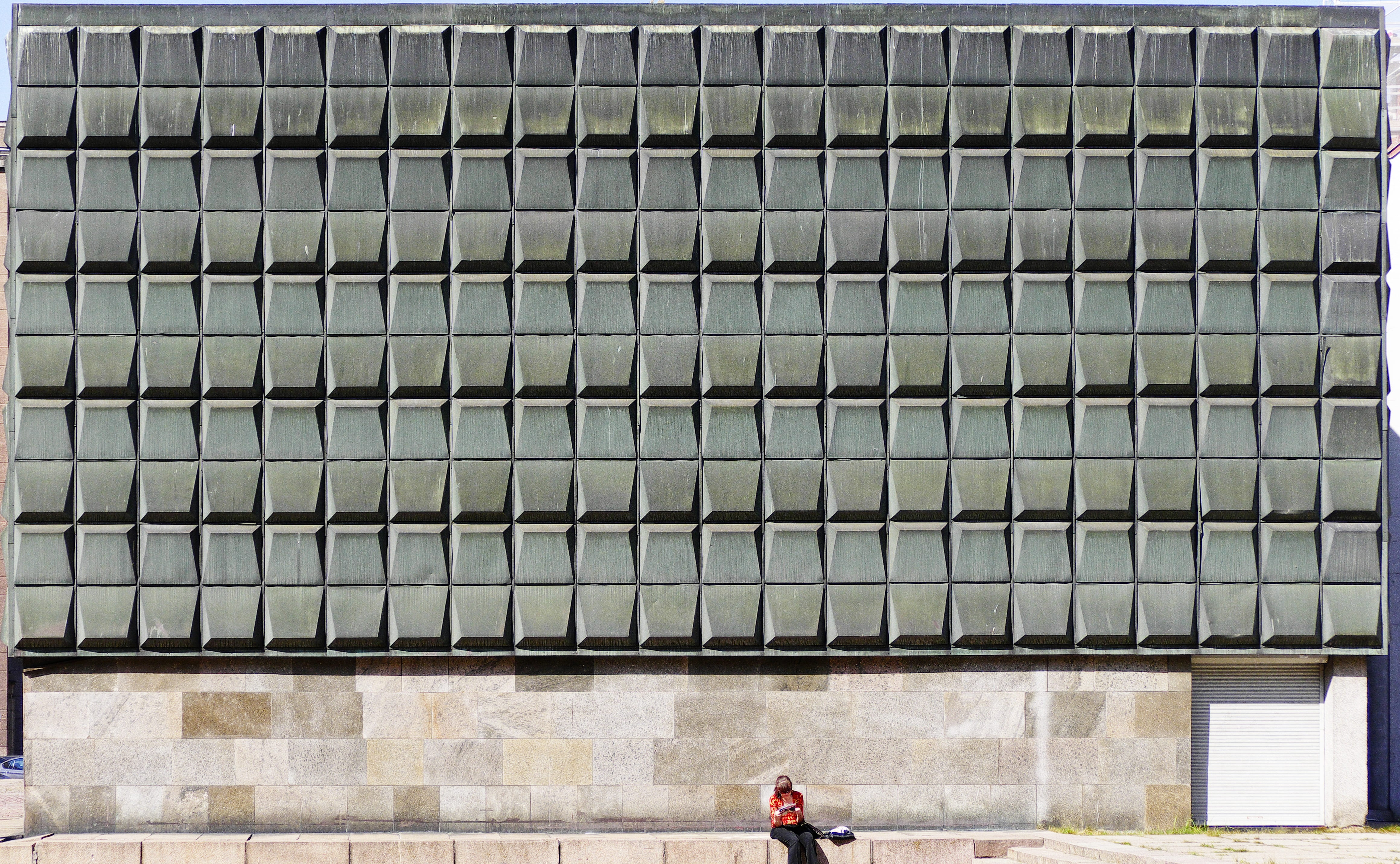 real people, 4K, women, house facade, facade, pattern, city, concrete wall, concrete facade, day, latvia, riga, baltic states, building, modern, downtown, HD Wallpaper