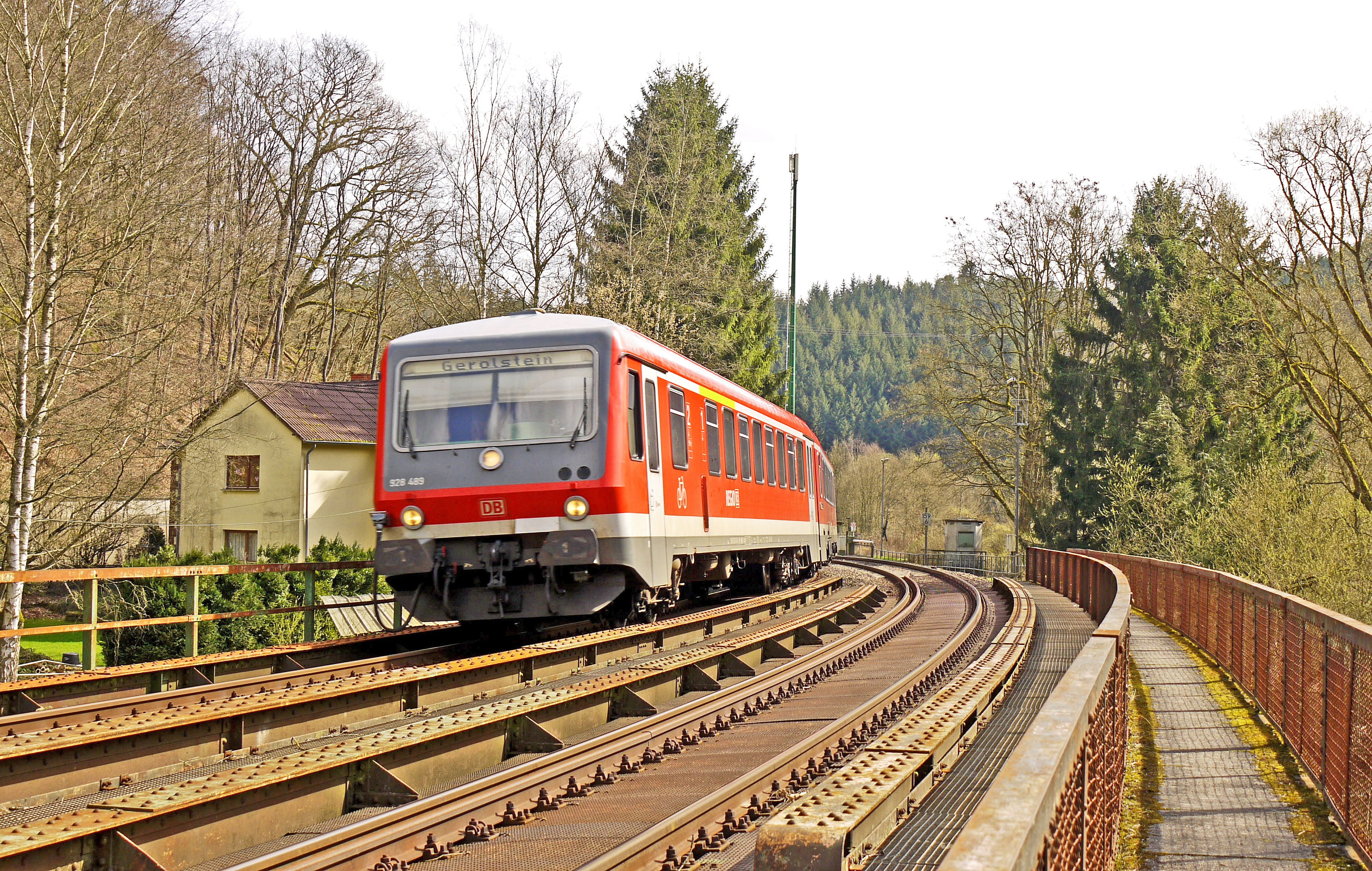 outdoors, no people, plant, railway, 4K, travel, mode of transportation, railroad car, curve, railcar, train, land vehicle, eifel track, freight transportation, HD Wallpaper