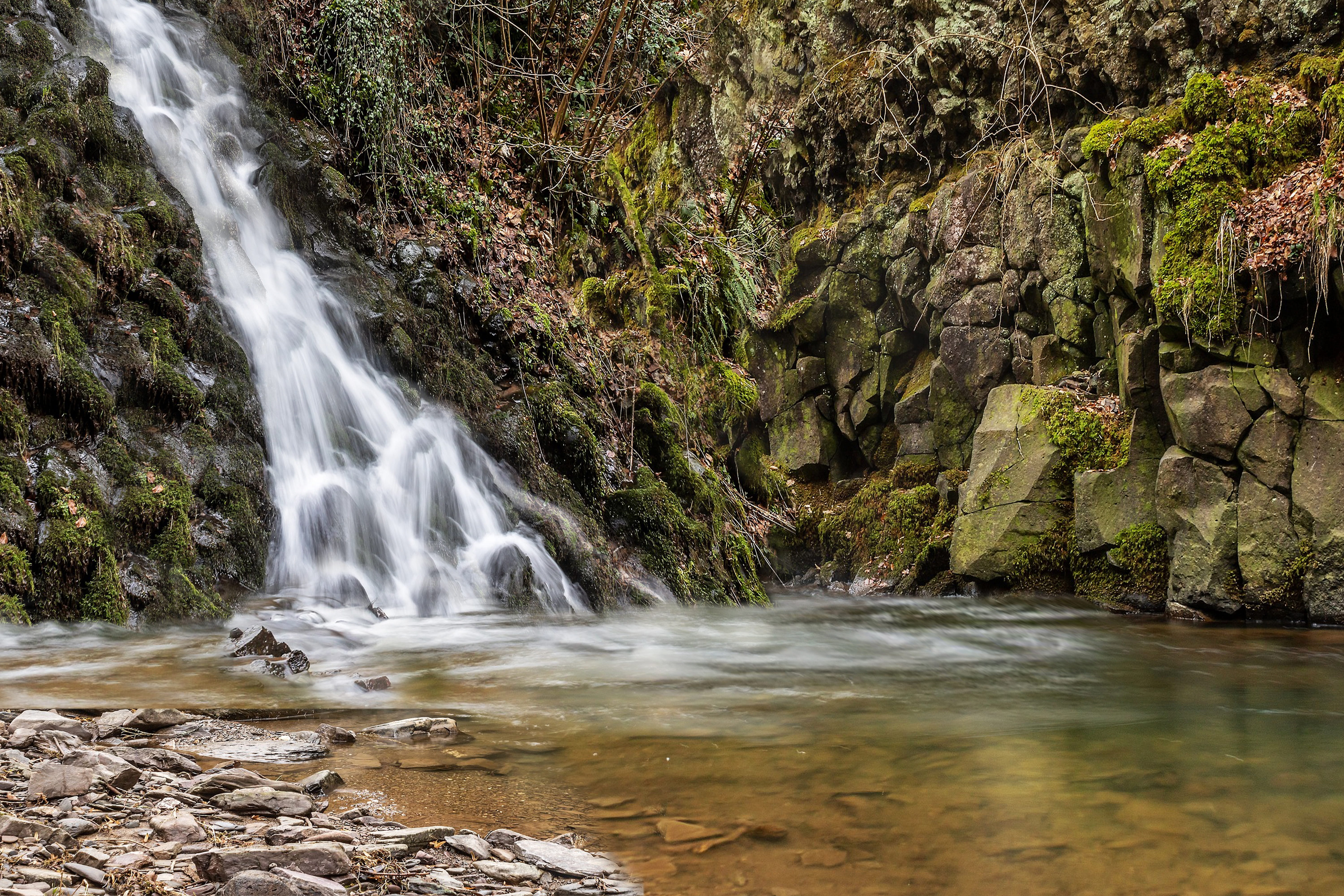 flowing, river, water, land, movement, scenics - nature, photomontage, waters, rock formation, beauty in nature, power, blurred motion, leaves, volcanic stones, HD Wallpaper