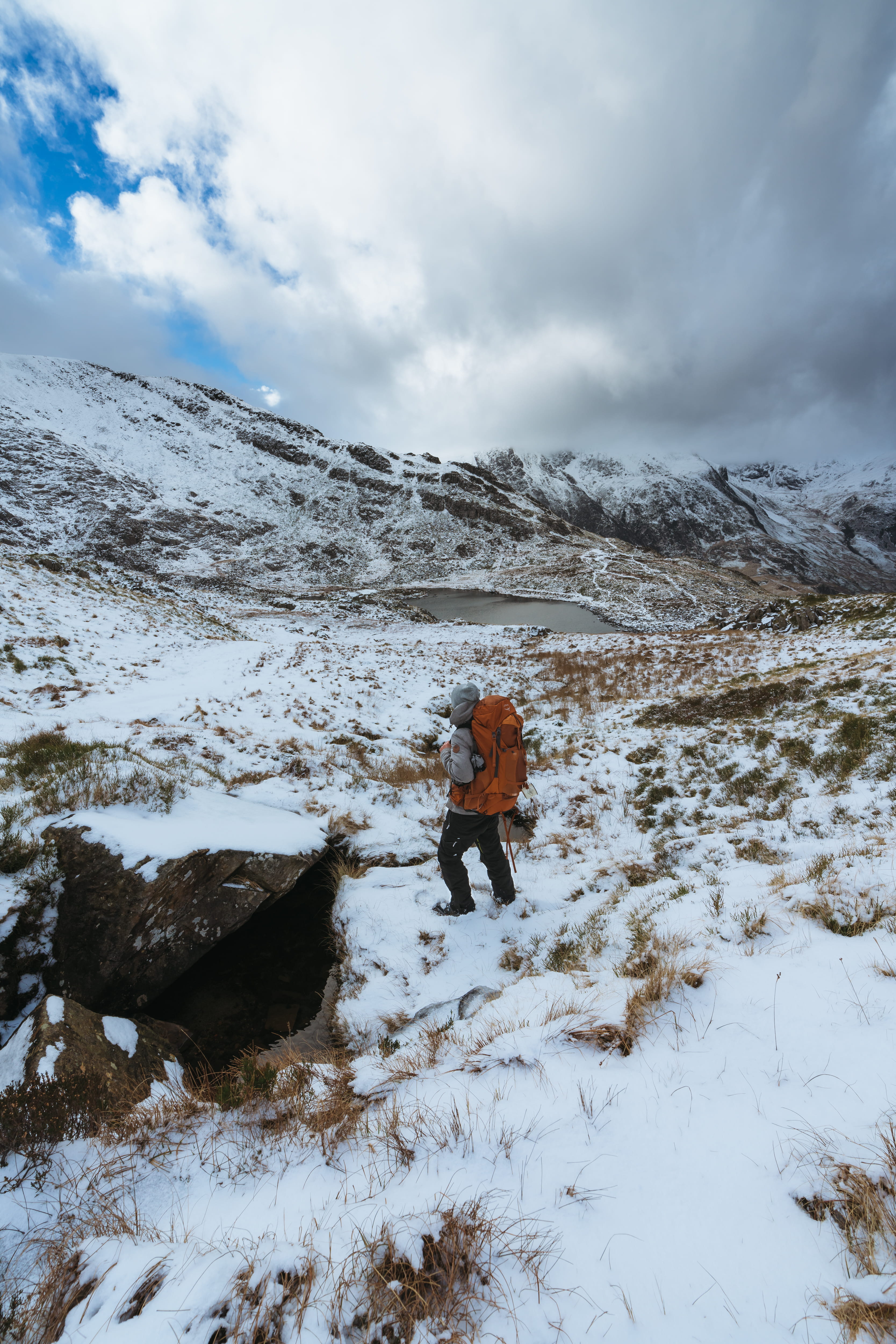 united kingdom, mountains, warm clothing, backpacking, covering, snowdonia national park, nature, tranquility, snowcapped mountain, standing, lake, day, Phone HD Wallpaper