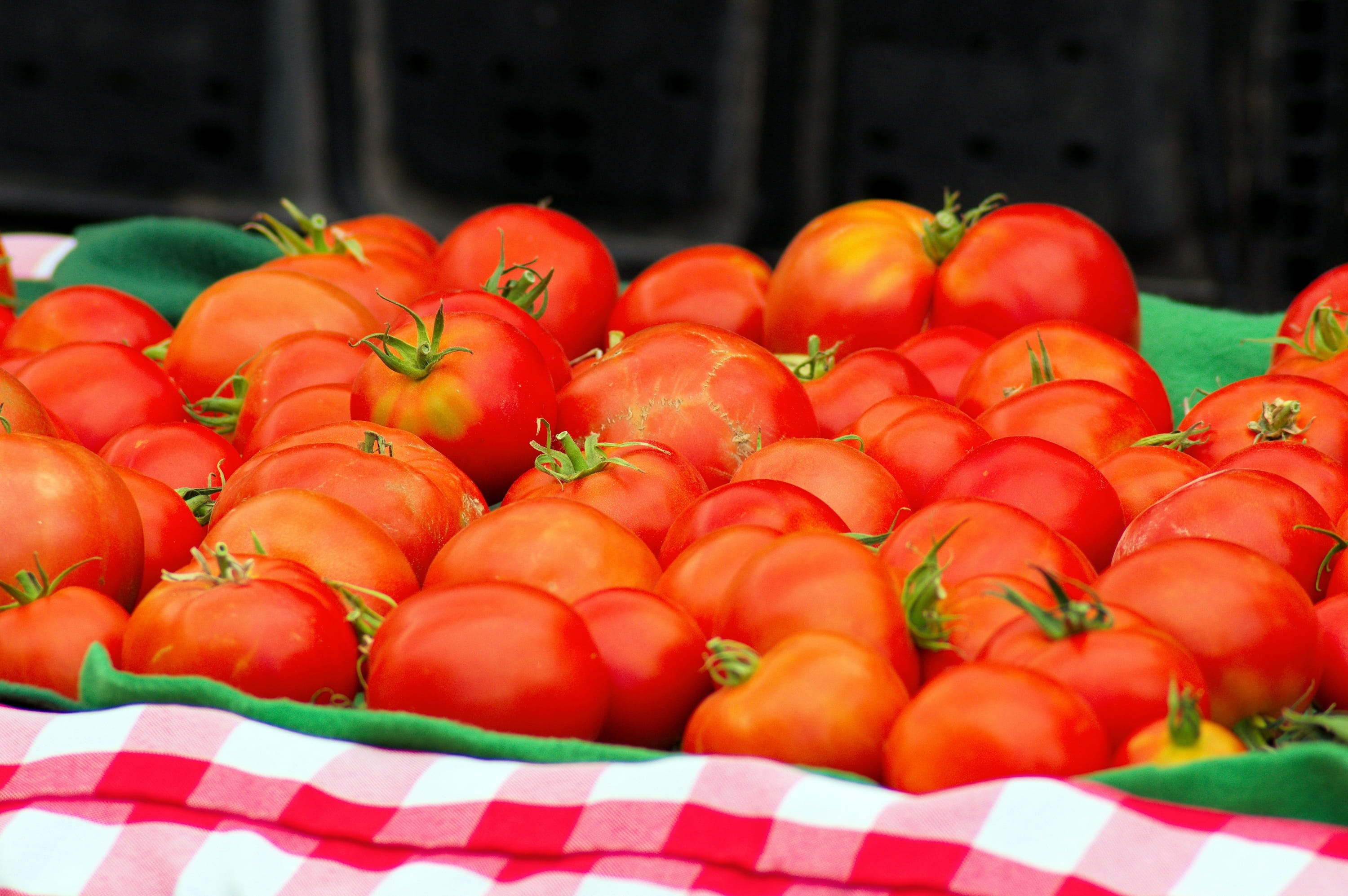 no people, container, vegetable, tomato, for sale, fresh, hole, bright, selective focus, wellbeing, large group of objects, plant, healthy eating, fruit, HD Wallpaper