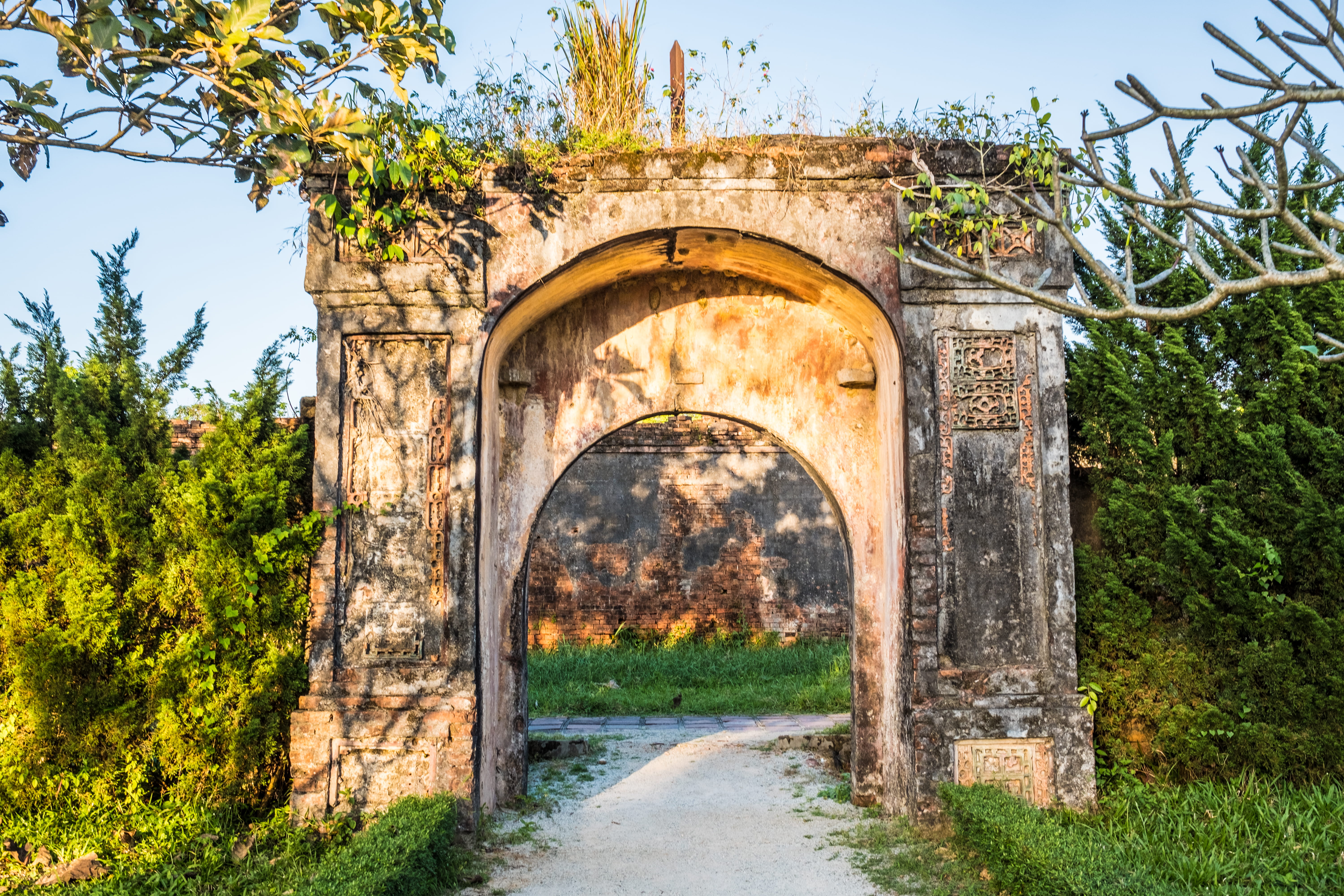 garden, transportation, vietnam, slate, architecture, 5K, wall, ruins, sunlight, road, the way forward, walkway, no people, arbour, pavement, building, HD Wallpaper