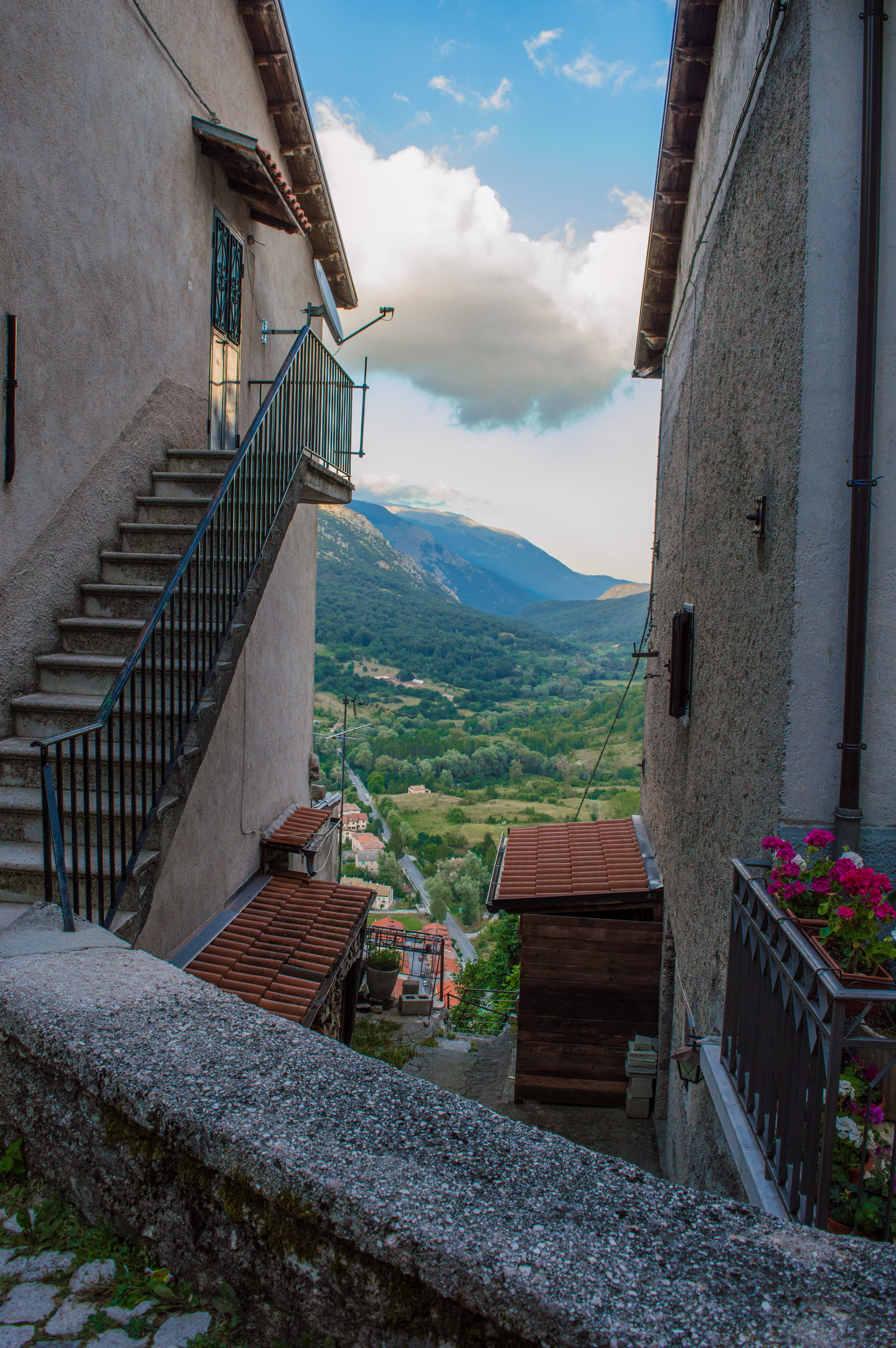 colors, opi, house, outdoors, lanes, clouds, landscape, day, stairs, building exterior, vista, building, Opi, europe, forest, Abruzzo, borgo, sky, 5K, Phone HD Wallpaper