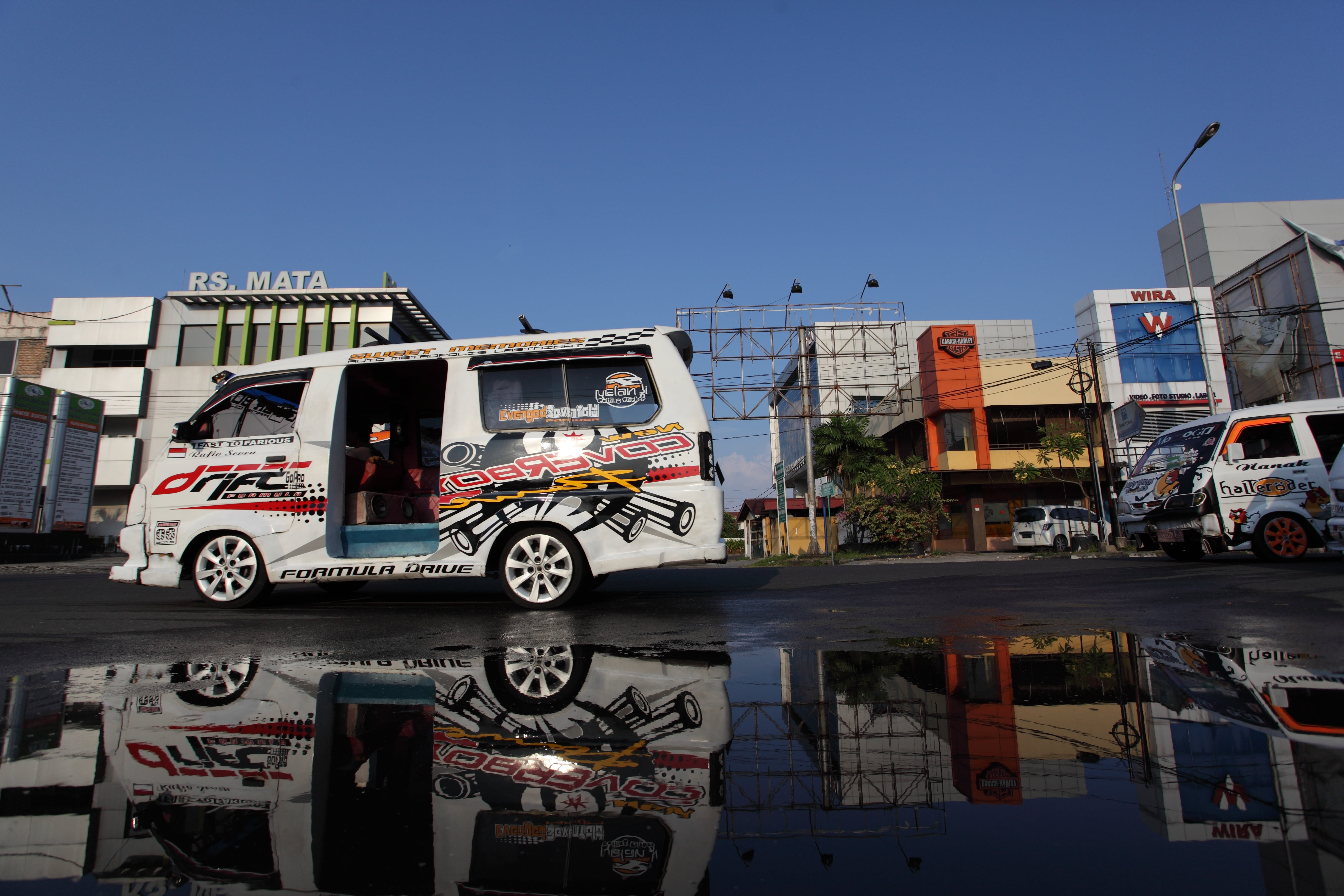 padang, city, no people, graffiti, asia, clear sky, car modification, transportation, speed, land vehicle, indonesia, sunlight, original, day, 5K, street, HD Wallpaper