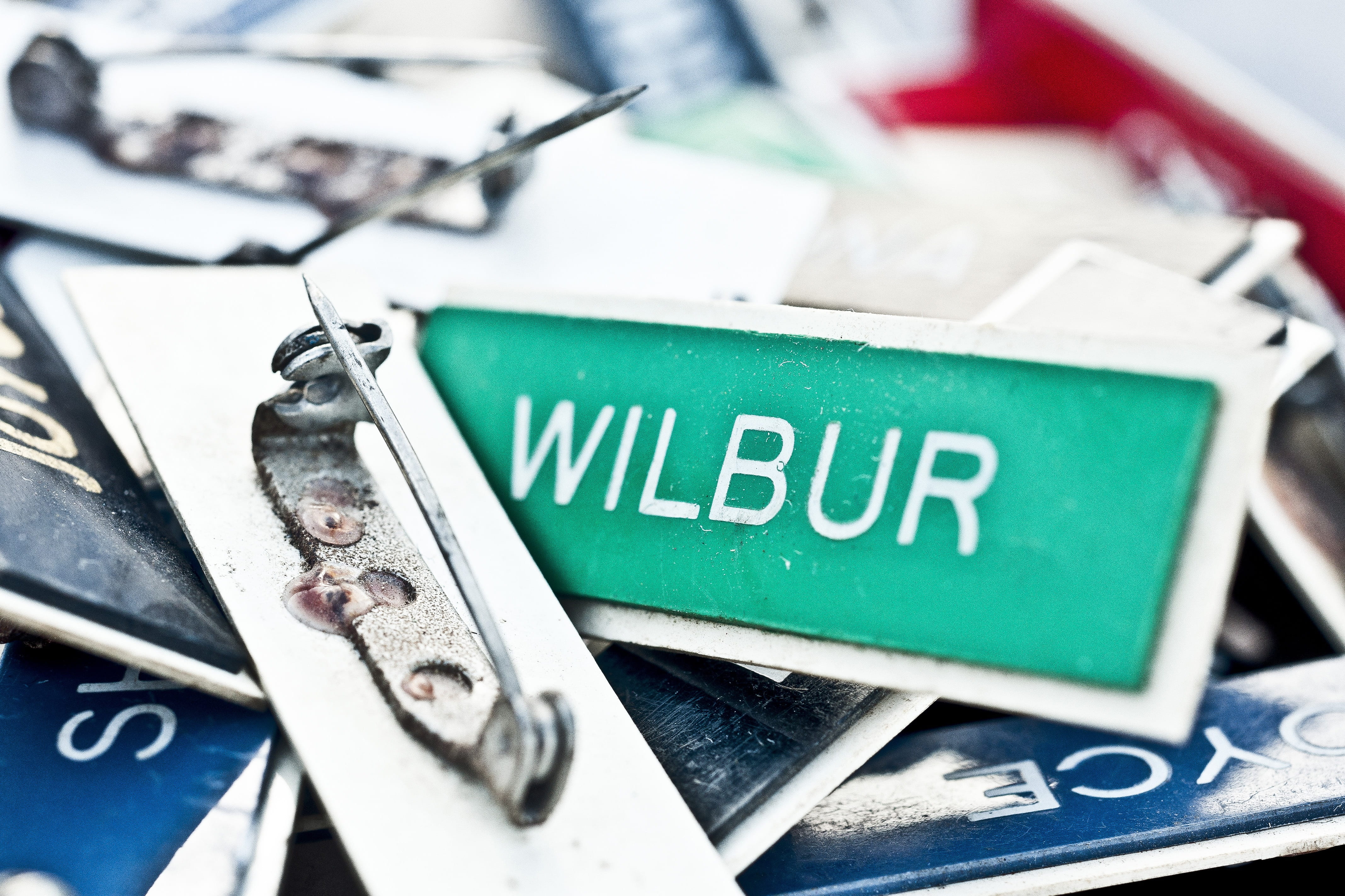 focus on foreground, wilbur, green color, western script, door plates, labels, 4K, table, equipment, name plates, turquoise, still life, selective focus, HD Wallpaper