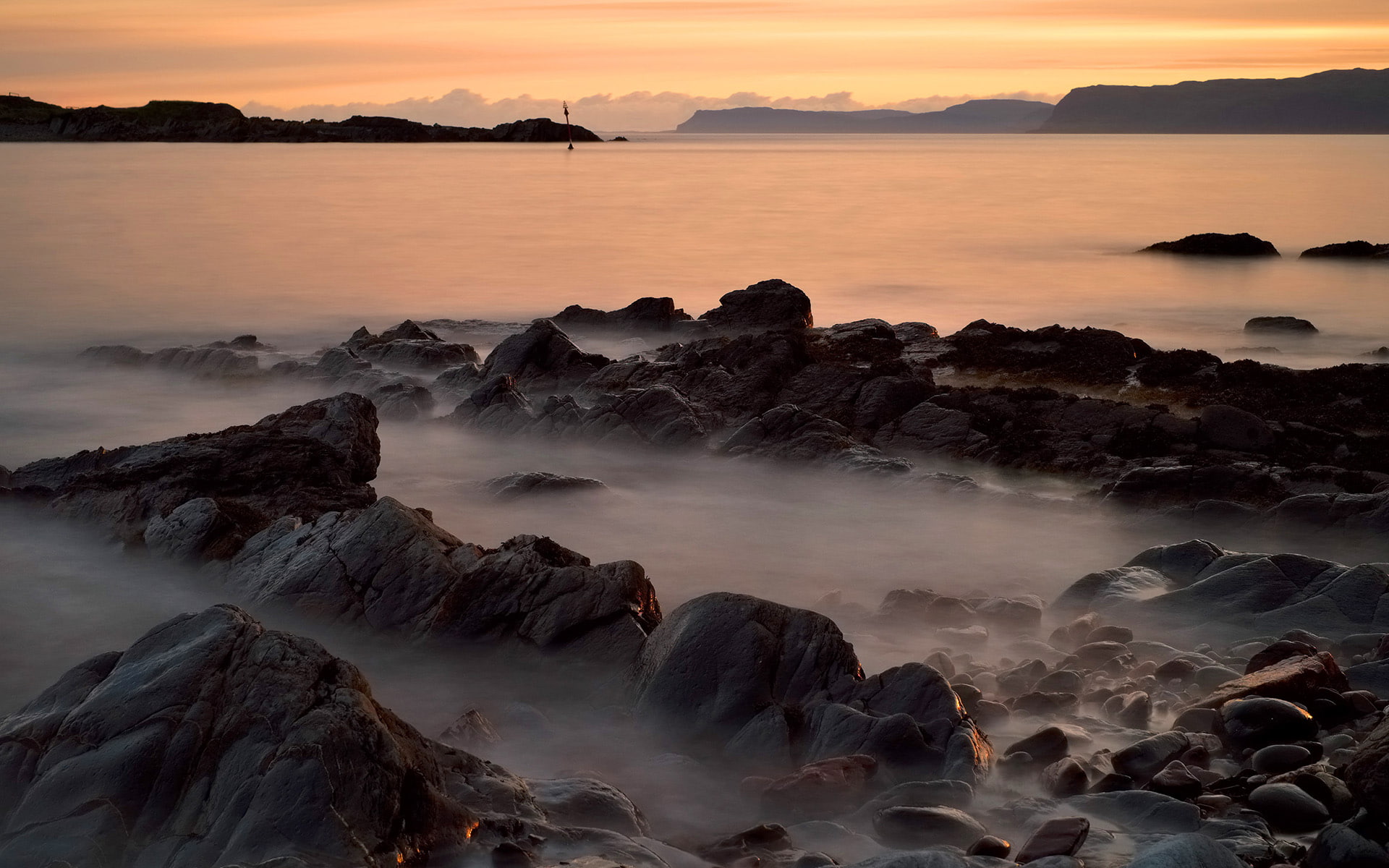 nature, ocean, misty, 1080P, beach, stones, stony, rocks, hd, HD Wallpaper
