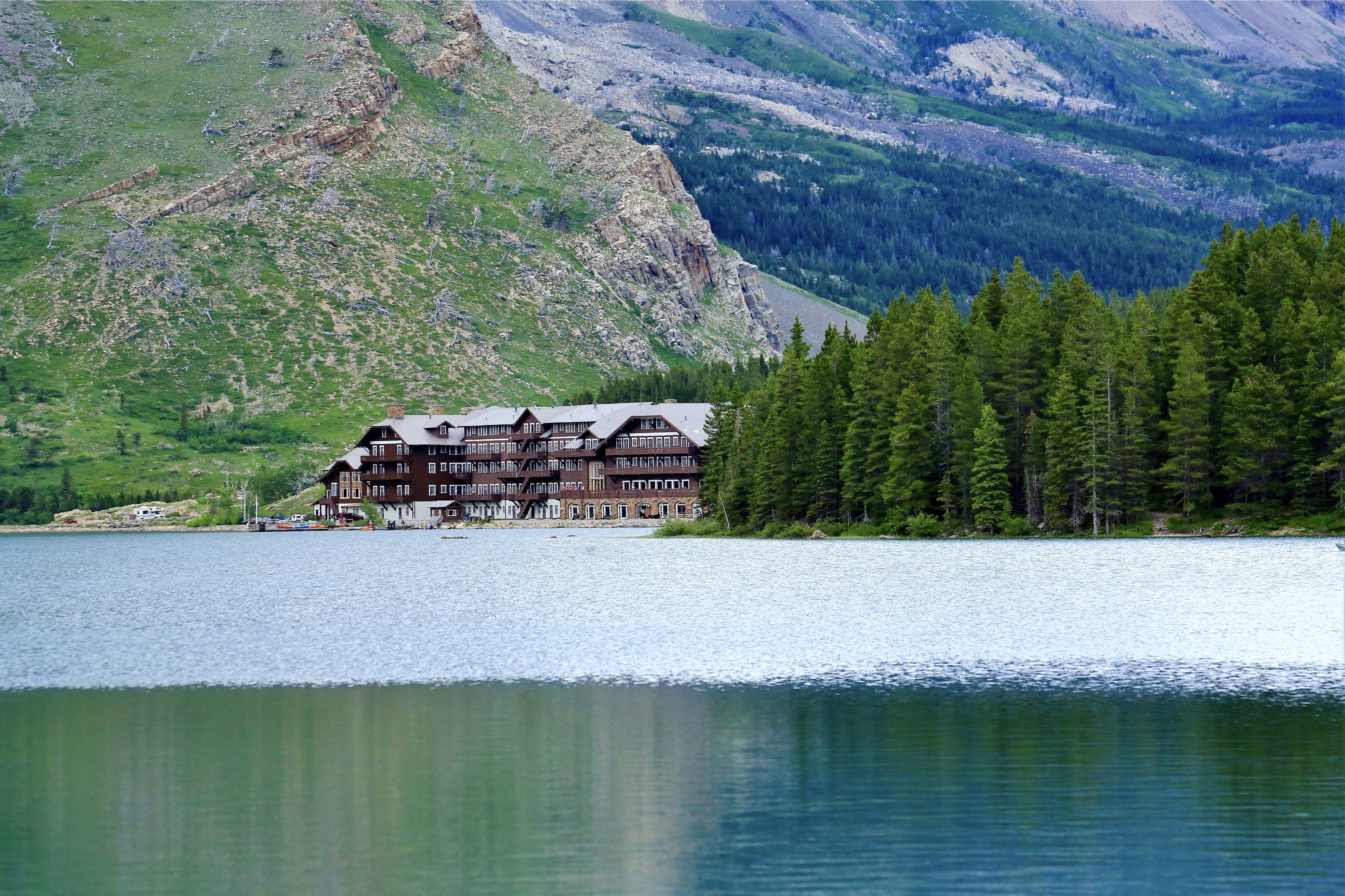 building, mountain range, day, forest, body, tranquility, many glacier hotel, plant, travel, no people, house, lake, scenics - nature, background, 4K, HD Wallpaper