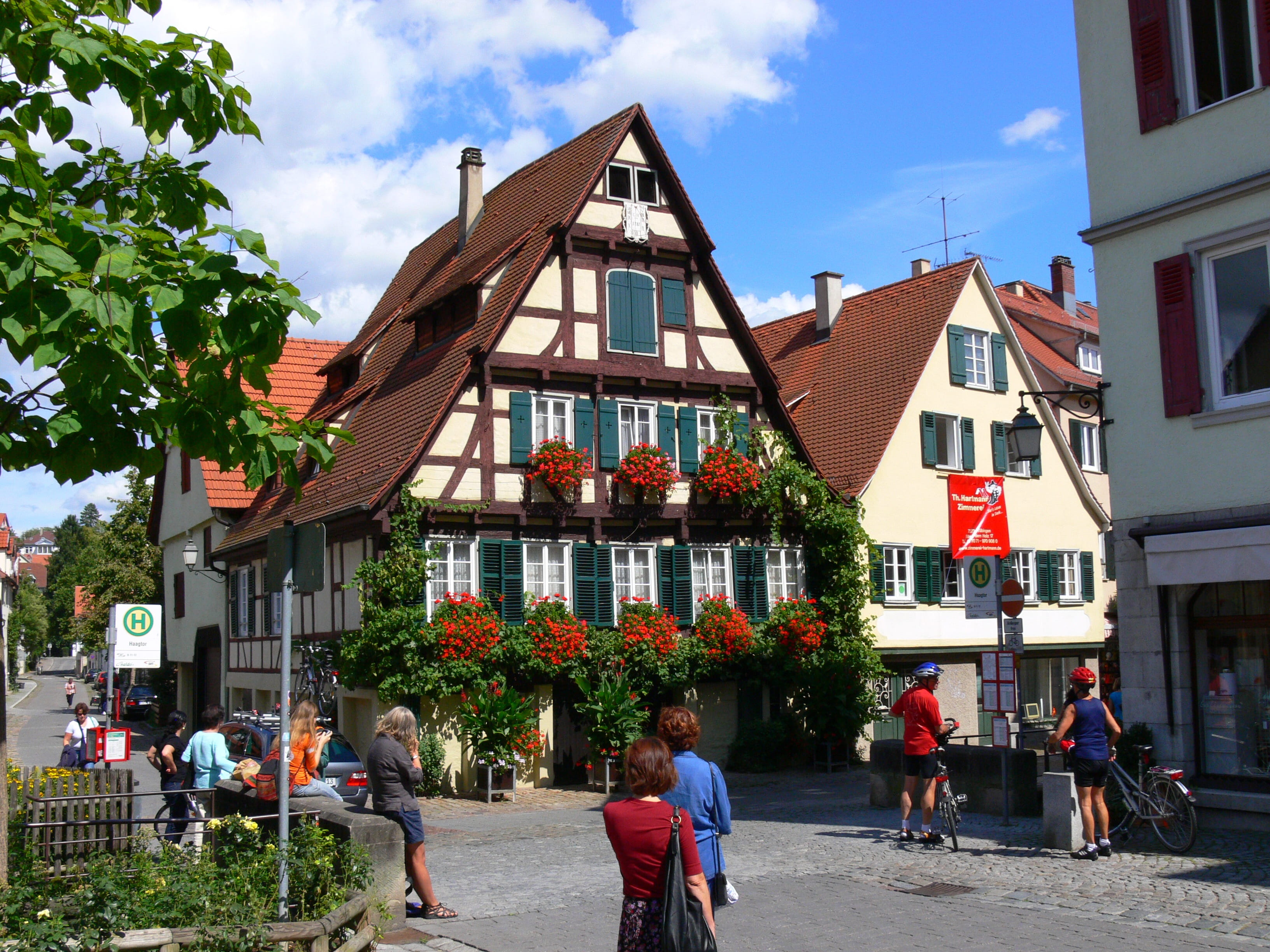 outdoors, adult, lifestyles, city, street, university city, real people, day, sky, women, 2K, plant, architecture, southern germany, tübingen, building exterior, HD Wallpaper