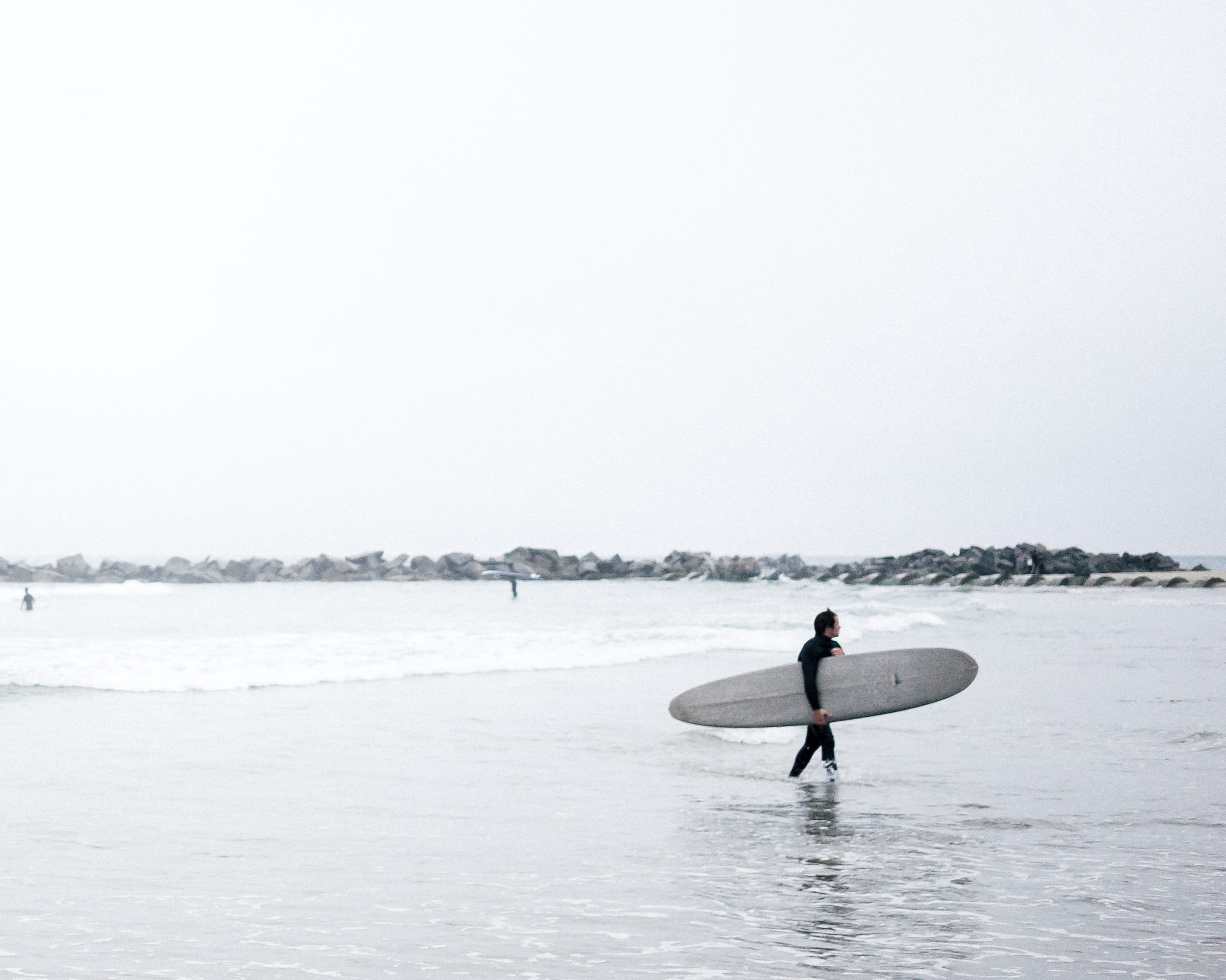 aquatic sport, surfer, surfboard, beach, clear sky, nature, sports equipment, backgrounds, carrying, walking, real people, 1080P, one person, HD Wallpaper