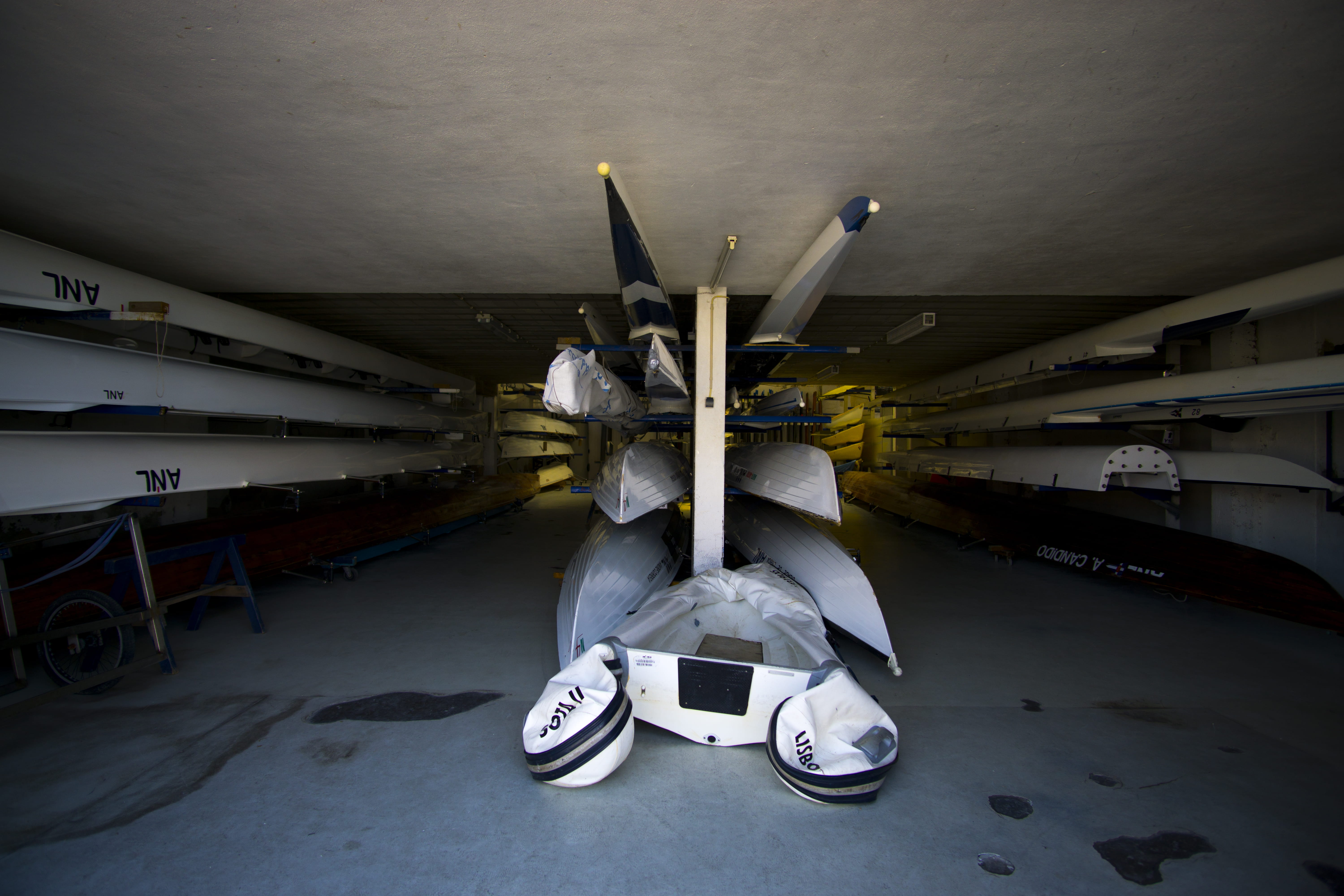 garage, deflate, airplane, mode of transportation, sport, 5K, ceiling, water, transportation, airplane hangar, airport, wheel, no people, warehouse, portugal, HD Wallpaper