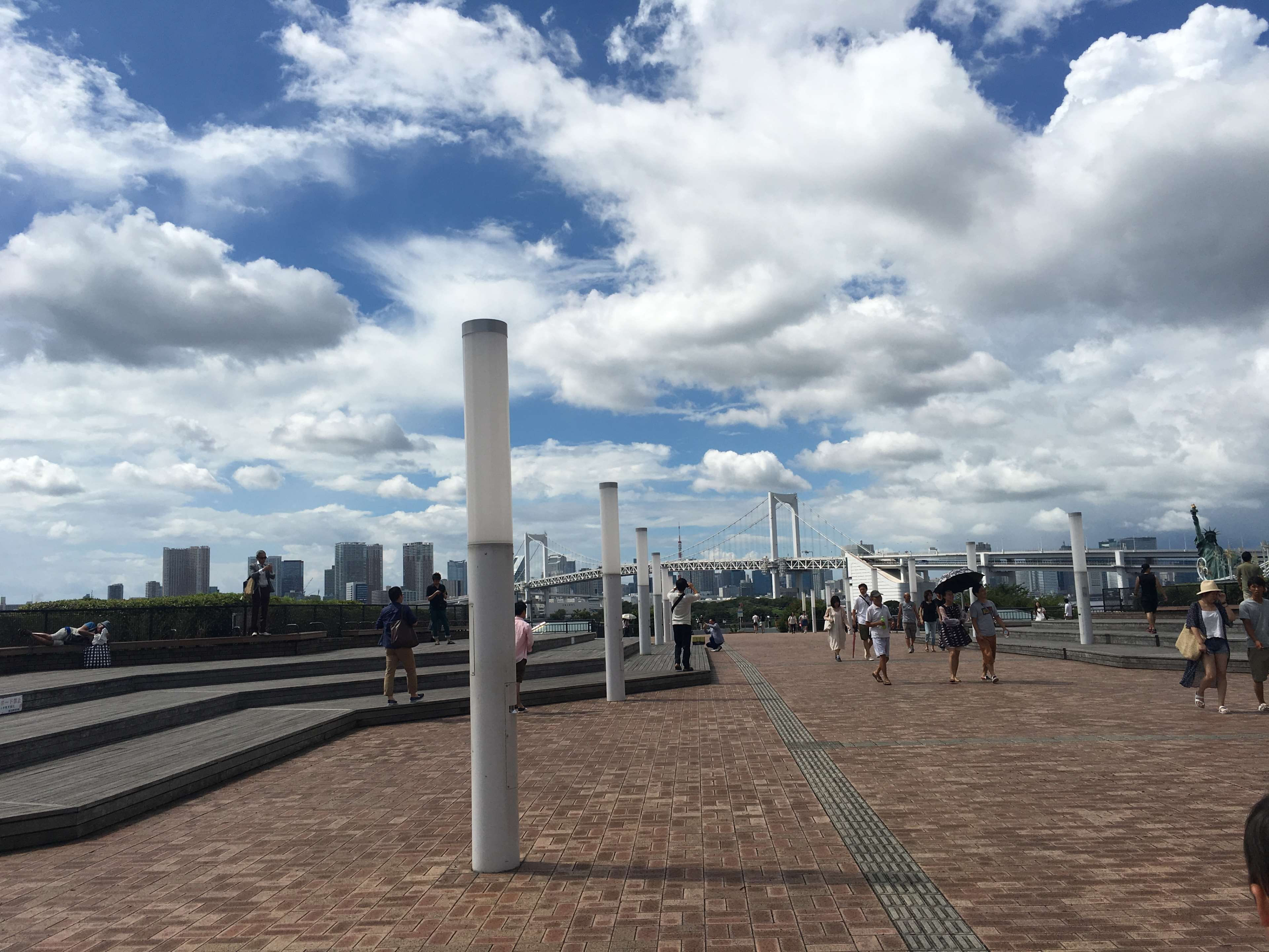 tokyo bay, cloud - sky, architecture, real people, day, post, footpath, outdoors, nature, built structure, large group of people, incidental people, sky, HD Wallpaper