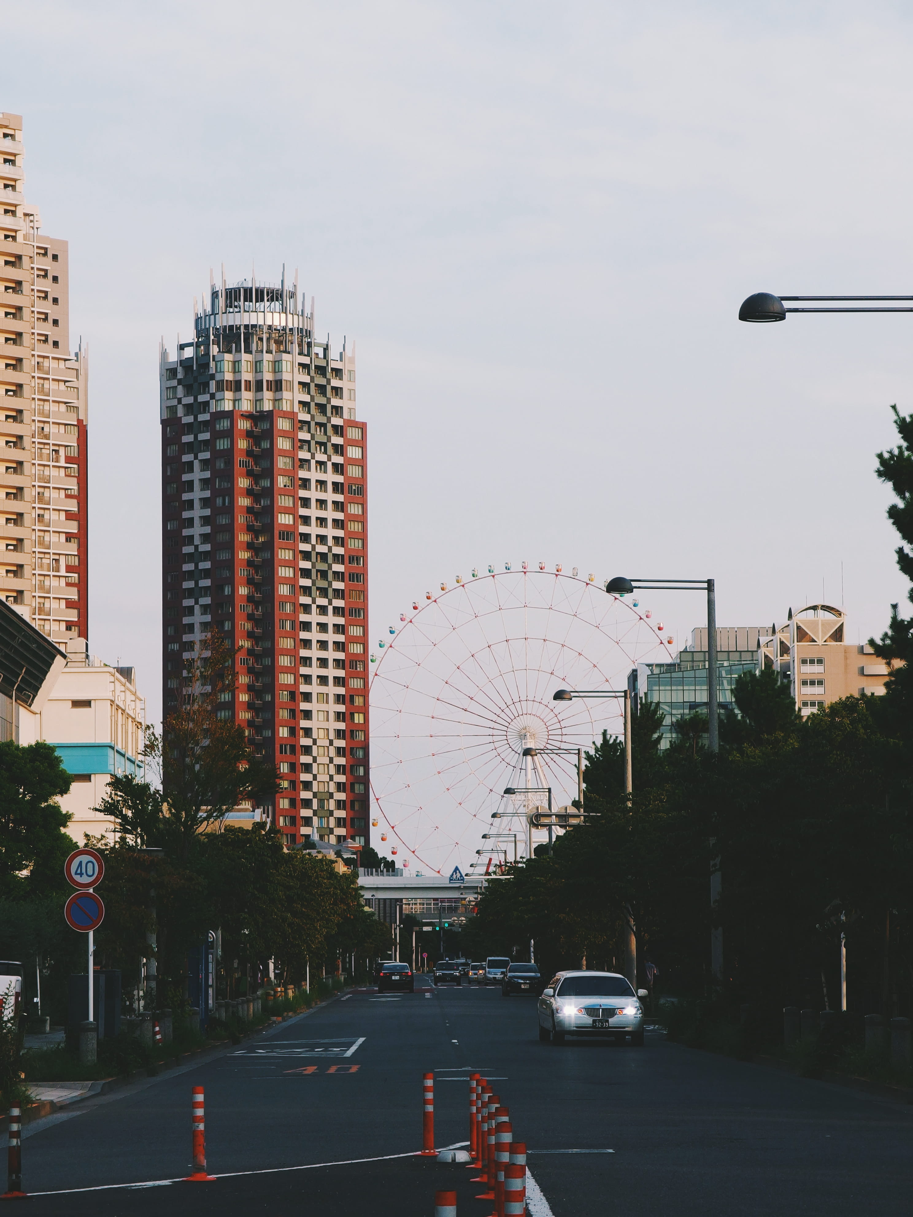 built structure, road, no people, architecture, street, cityscape, tree, sky, city, transportation, mode of transportation, ferris wheel, car, odaiba, tokyo, Phone HD Wallpaper
