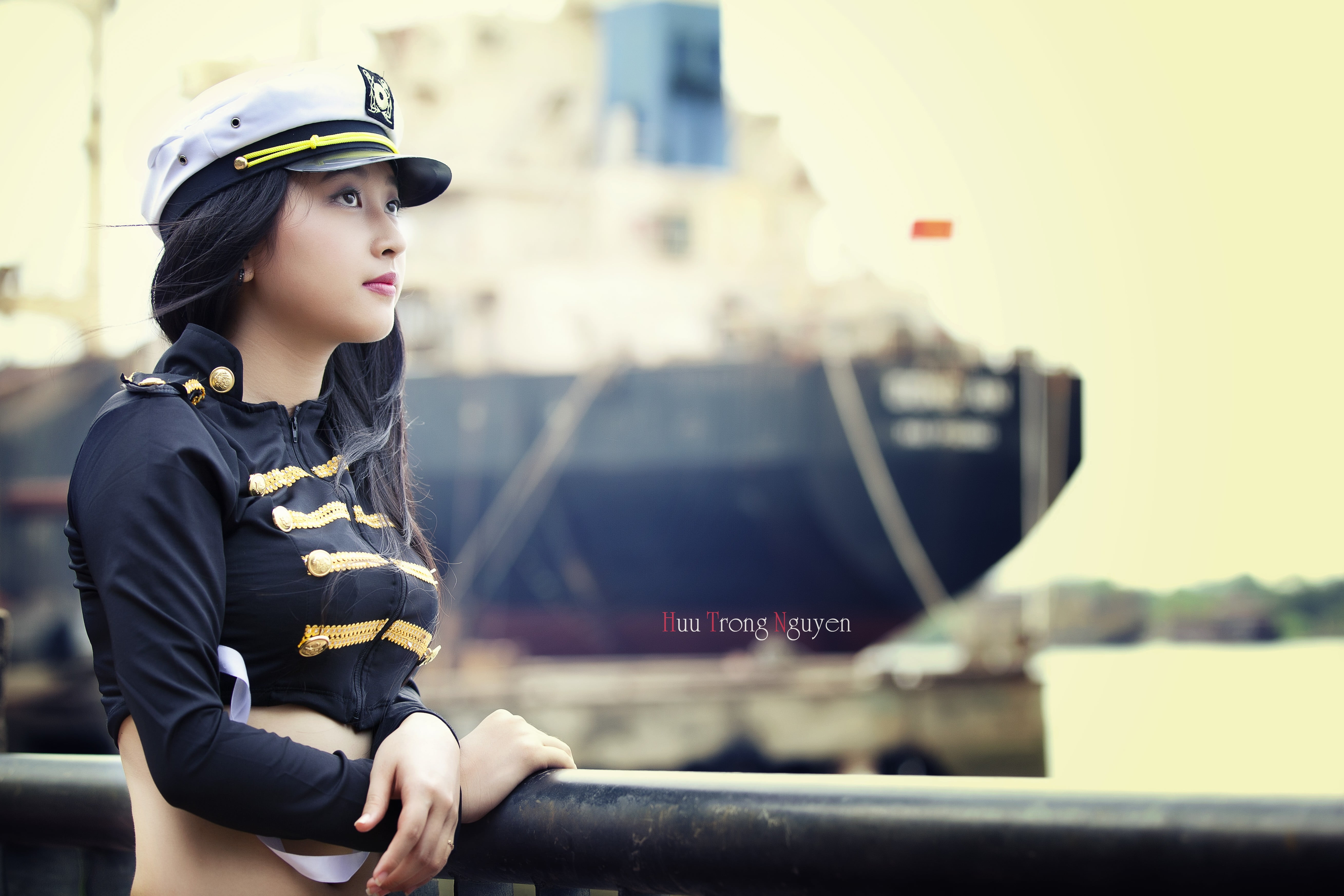 casual clothing, Asian, outdoors, architecture, one person, sunglasses, uniform, looking away, beautiful woman, day, hairstyle, portrait, real people, lifestyles, HD Wallpaper