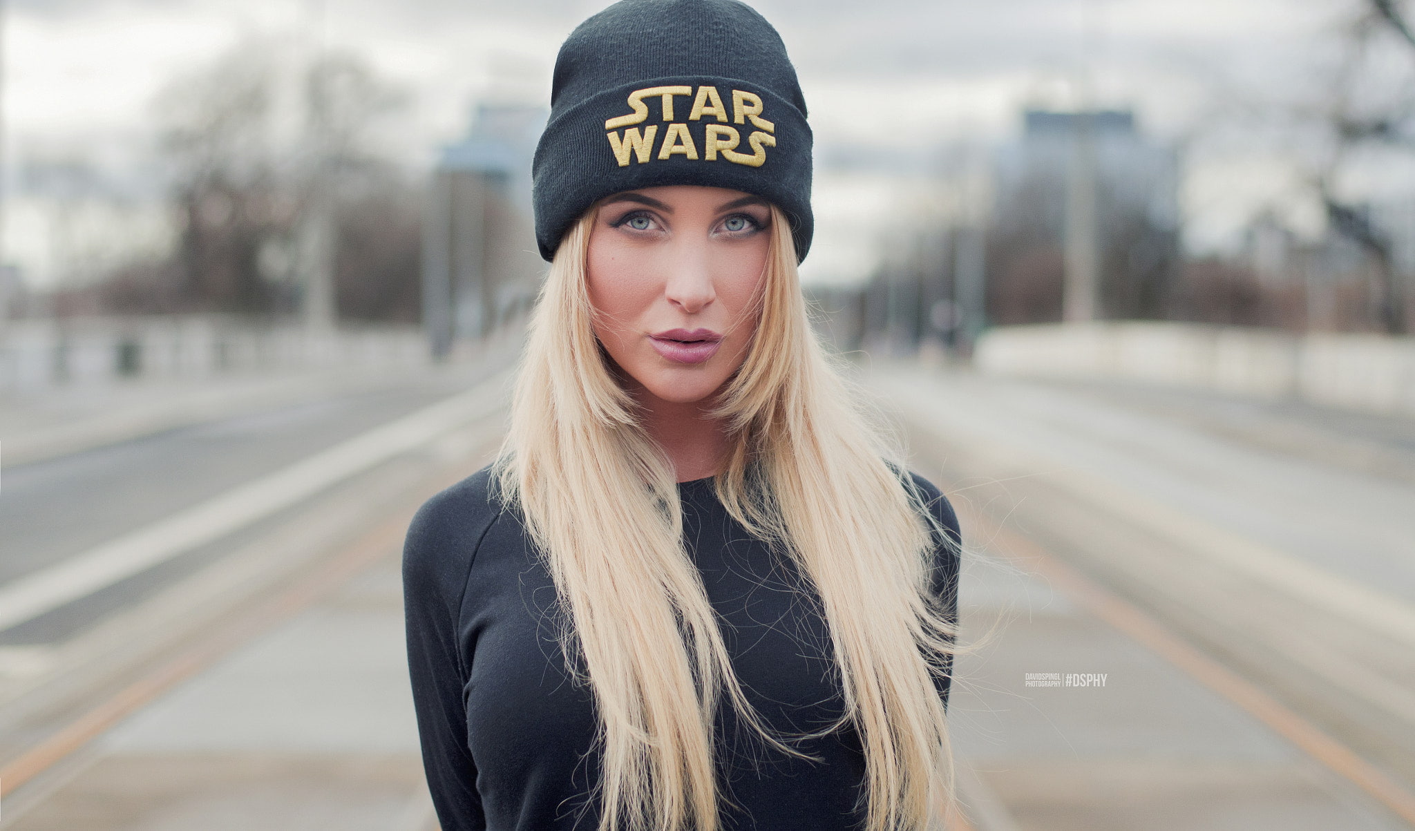 beautiful woman, one person, 1080P, teenager, looking at camera, focus on foreground, day, cap, long hair, depth of field, hair, hat, blonde, blond hair, HD Wallpaper