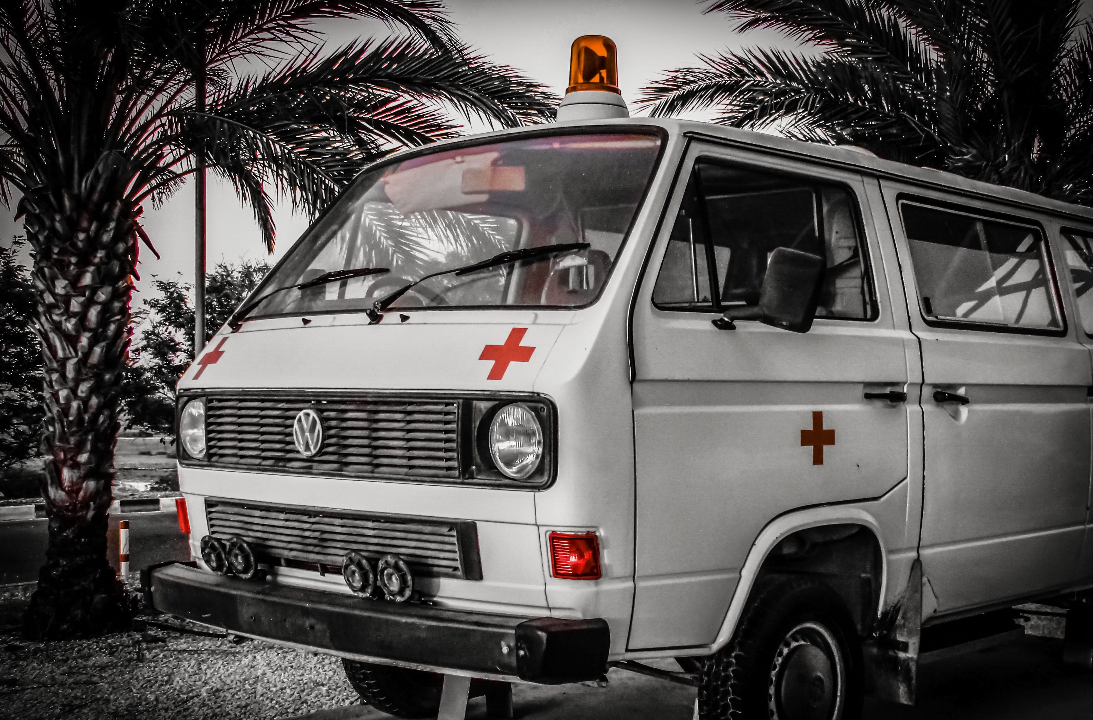 vehicle, hospital, Old, communication, crime, land vehicle, outdoors, christmas, first aid, healthcare, red, storm, palm tree, architecture, car, Vintage, HD Wallpaper