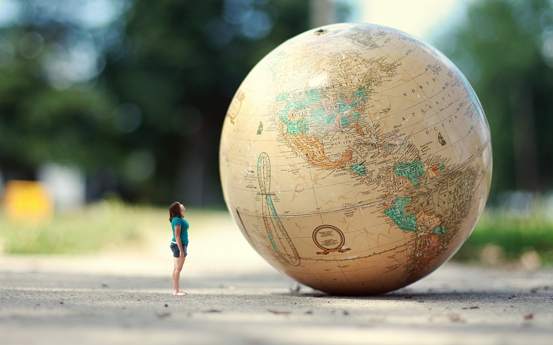 situation, sphere, women, earth, globe, humor, mood, manip, travel, map, 1080P, HD Wallpaper