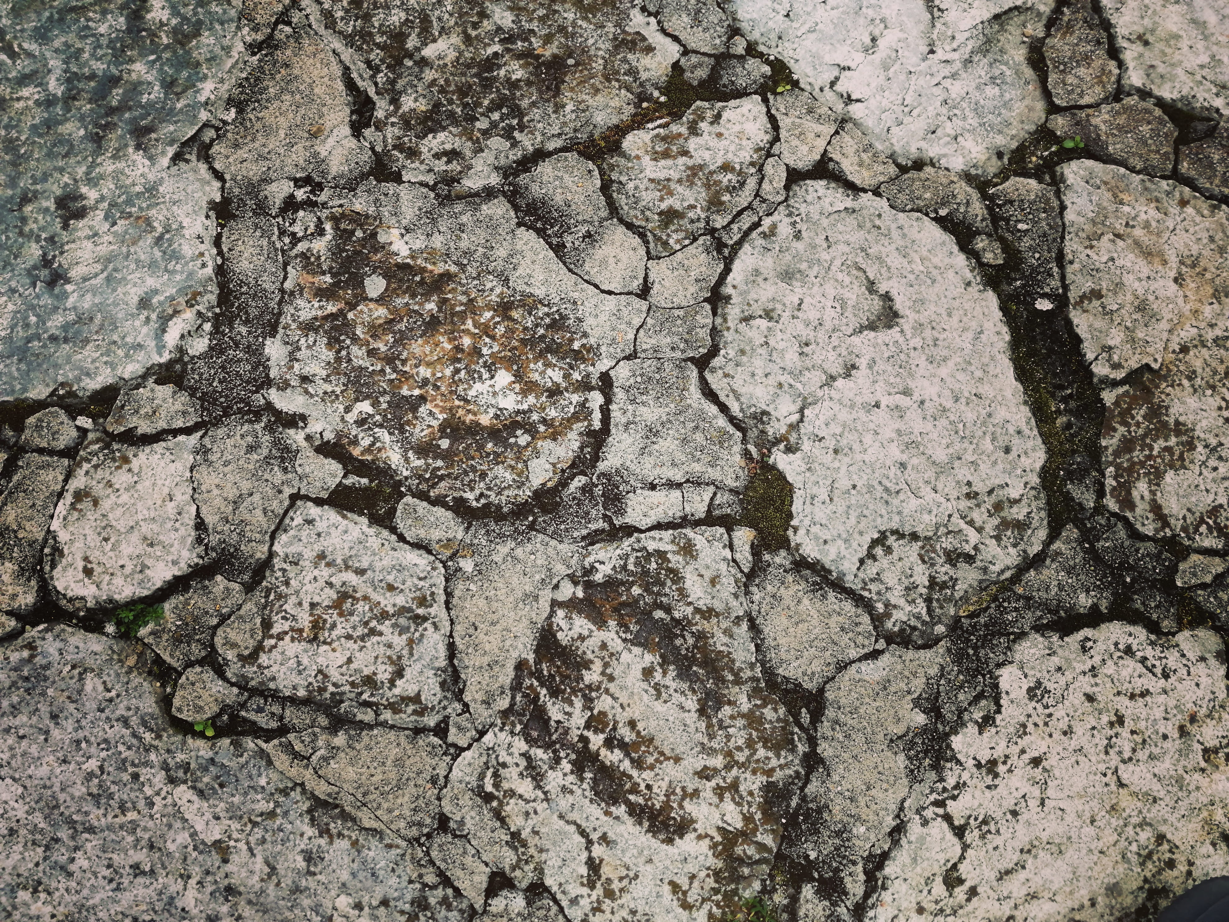 fragment, texture, rubble, high angle view, full frame, asphalt, climate, soil, mud, backgrounds, 1919, day, drought, gray, black, rough, close-up, walking, HD Wallpaper