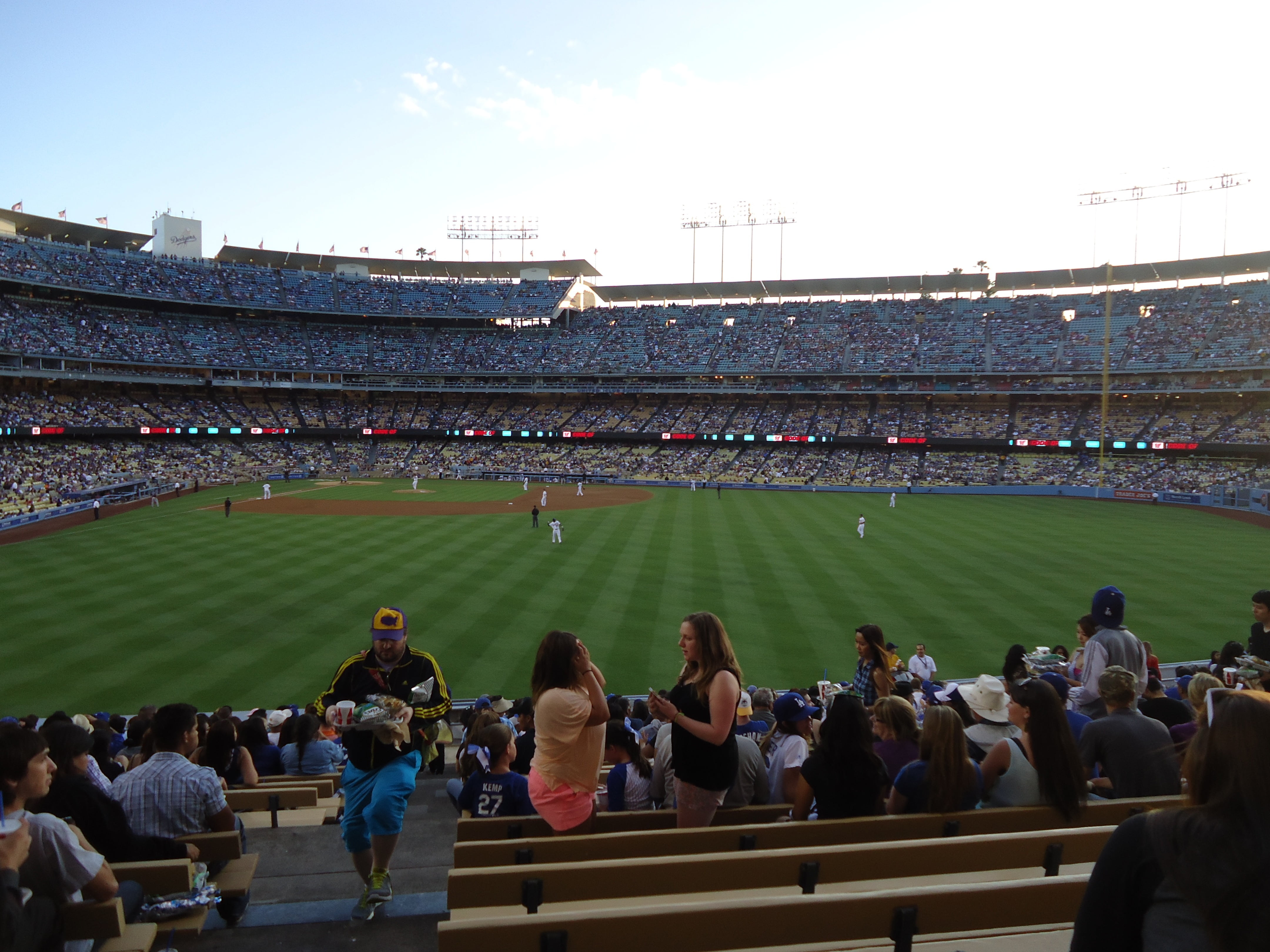 competition, group of people, spectators, game, softball, playing, looking, real people, dodgers, sports, team, daytime, watching, sport, soccer, play, HD Wallpaper
