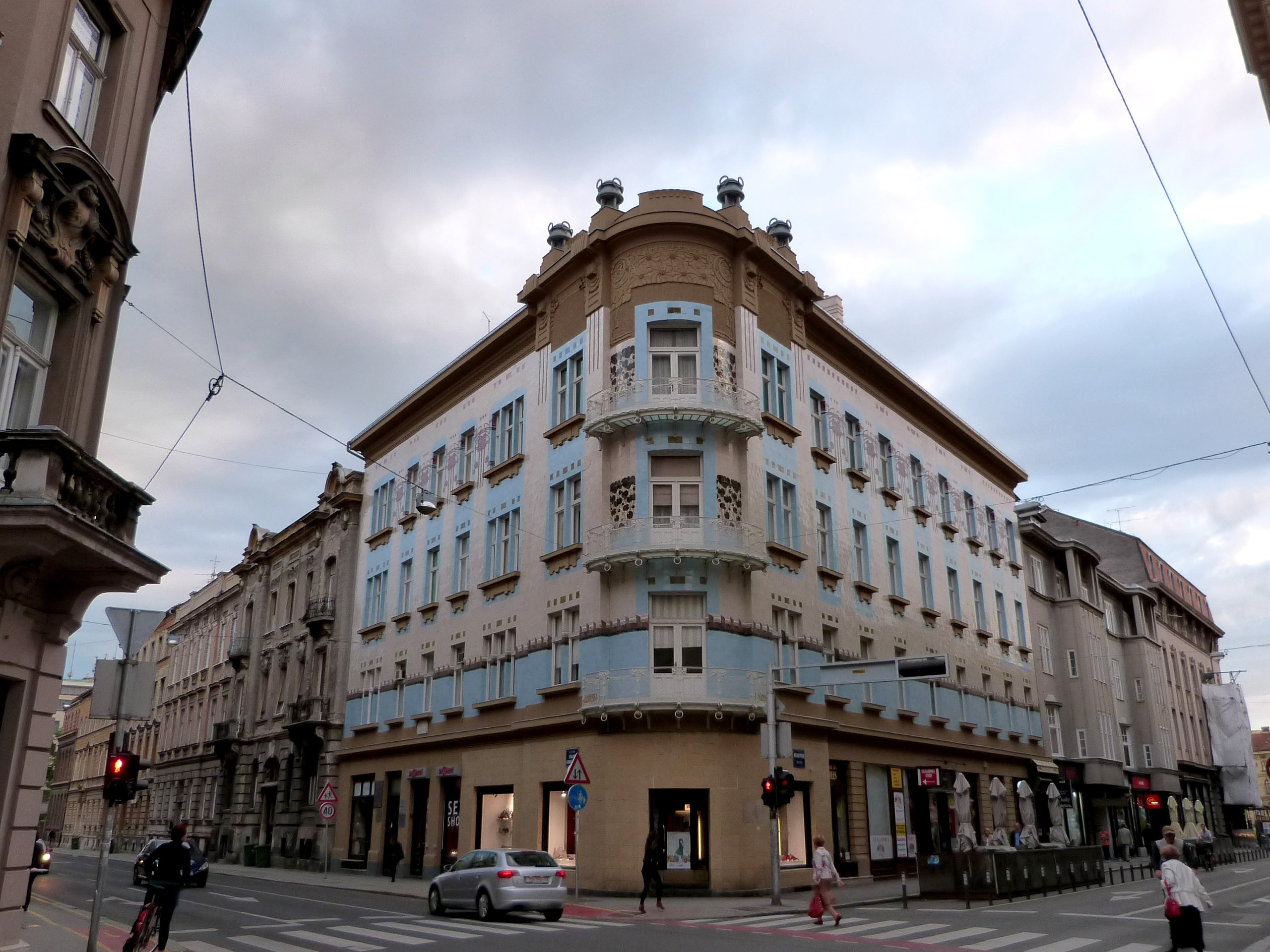city, architecture, exterior, building, office, building exterior, street, europe, city life, progress, commercial, urban, 2K, growth, cloud - sky, road, HD Wallpaper