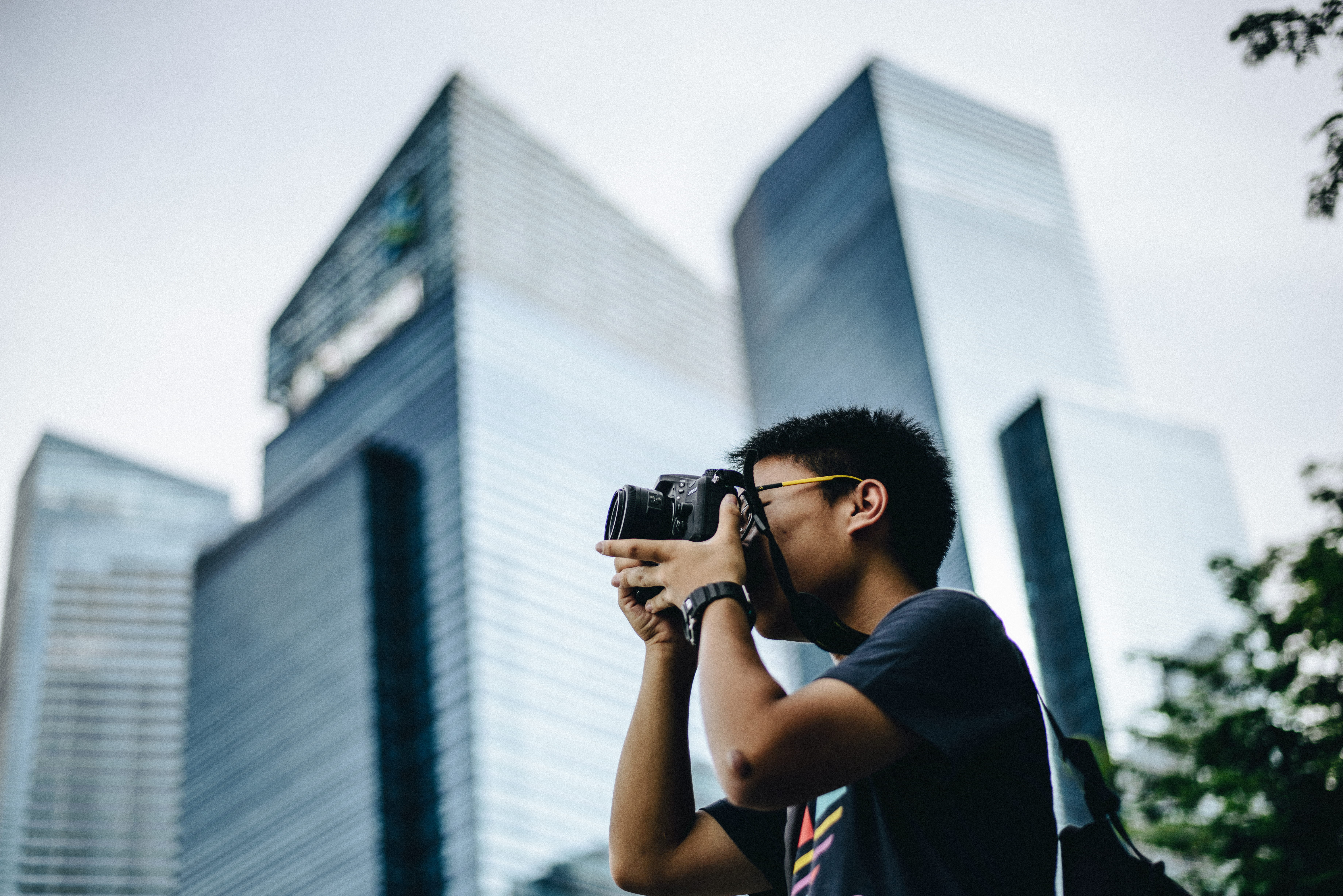 portrait, shirt, man, photographing, taking, building, leisure activity, black, photographic equipment, urban jungle, young men, city, dslr, focus, waist up, HD Wallpaper
