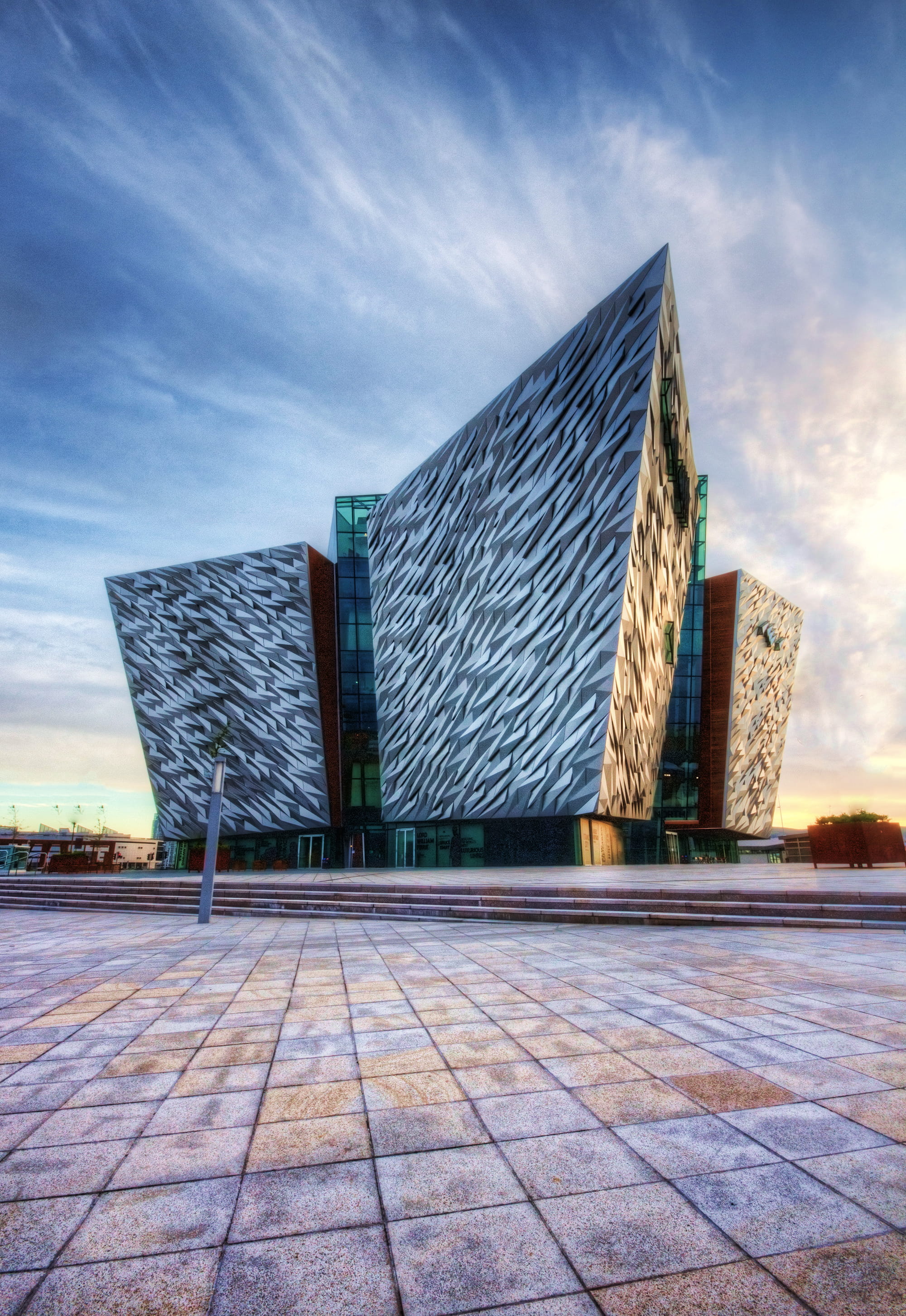 low angle view, no people, day, landscape, tiled floor, footpath, Belfast, modern, architectural design, travel destinations, flooring, city, museum, wall - building feature, Phone HD Wallpaper