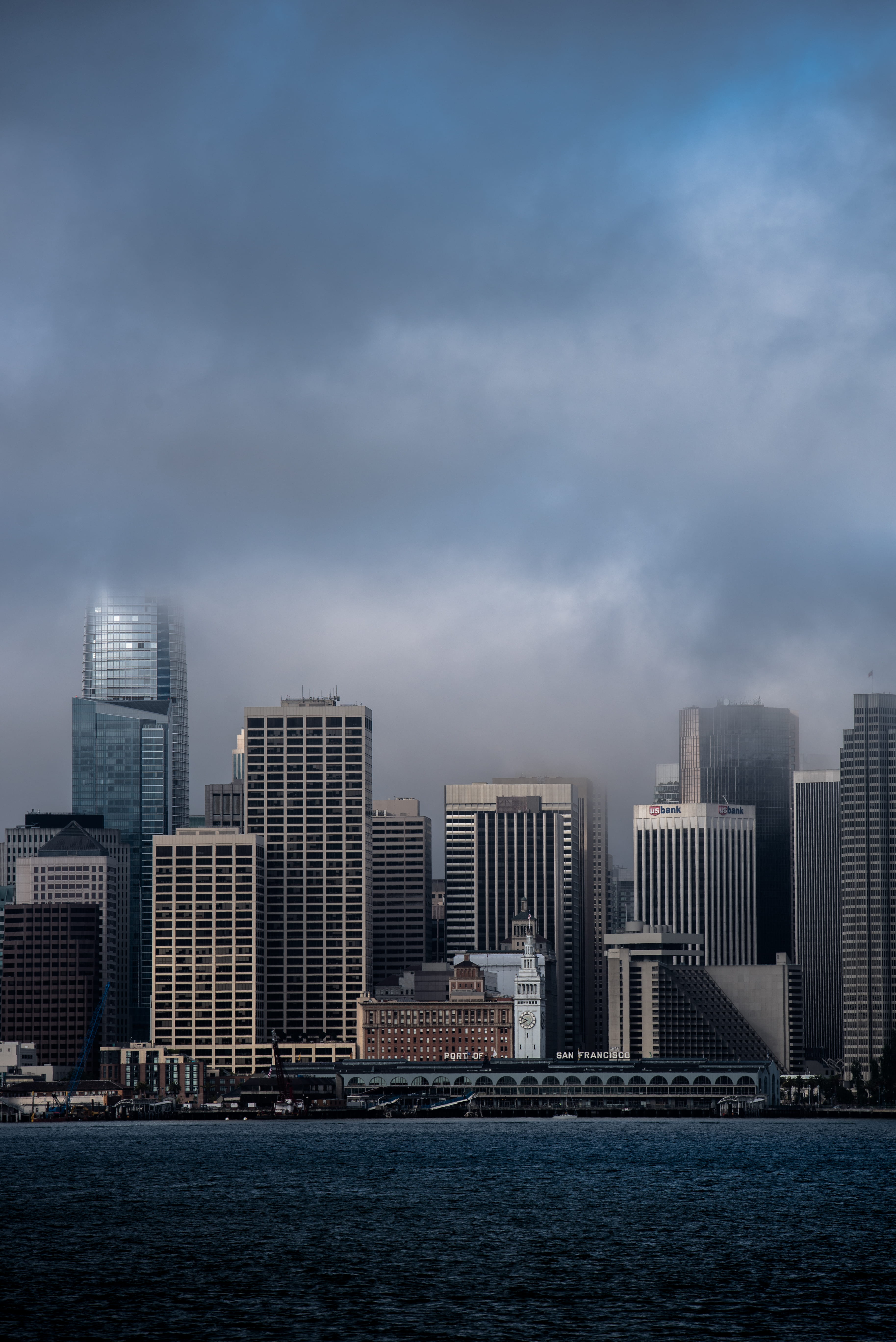 urban, photo, beach, dramatic, outdoors, urban skyline, skyscraper, travel, nature, office, sf, sea, high, city, no people, waterfront, 5K, san francisco, Phone HD Wallpaper