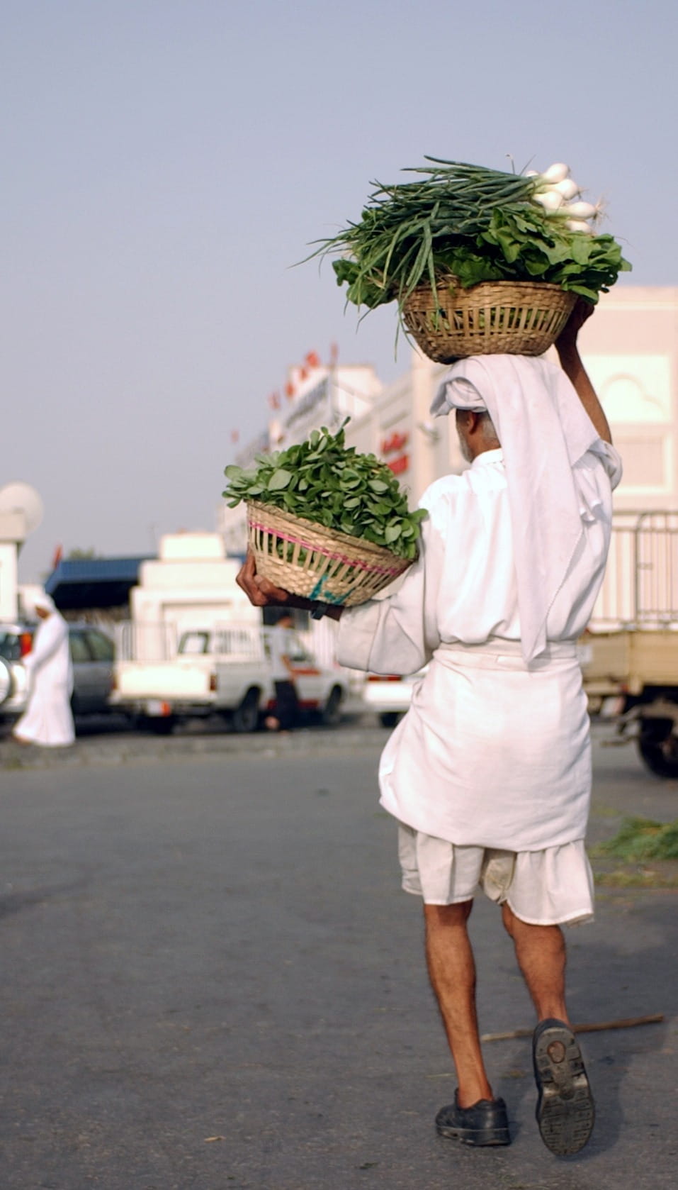 man, bazaar, city, produce, 720P, real people, obscured face, sky, leisure activity, outdoors, walking, vegetables, clouds, outside, market, arms raised, Phone HD Wallpaper