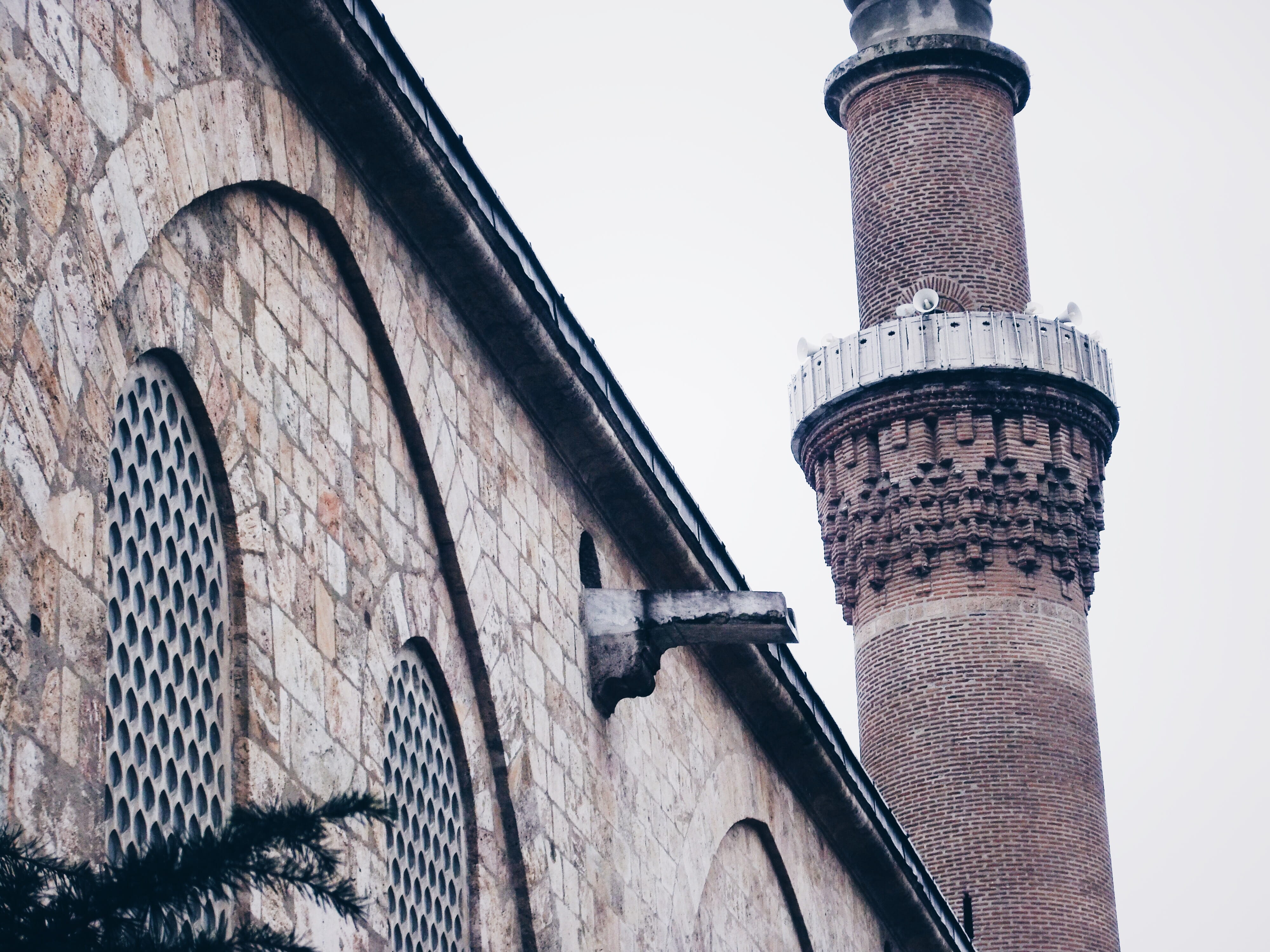 mosque, fort, castle, building exterior, spire, column, travel destinations, dome, arch, outdoors, beacon, old, bursa, pillar, religion, building, lighthouse, HD Wallpaper