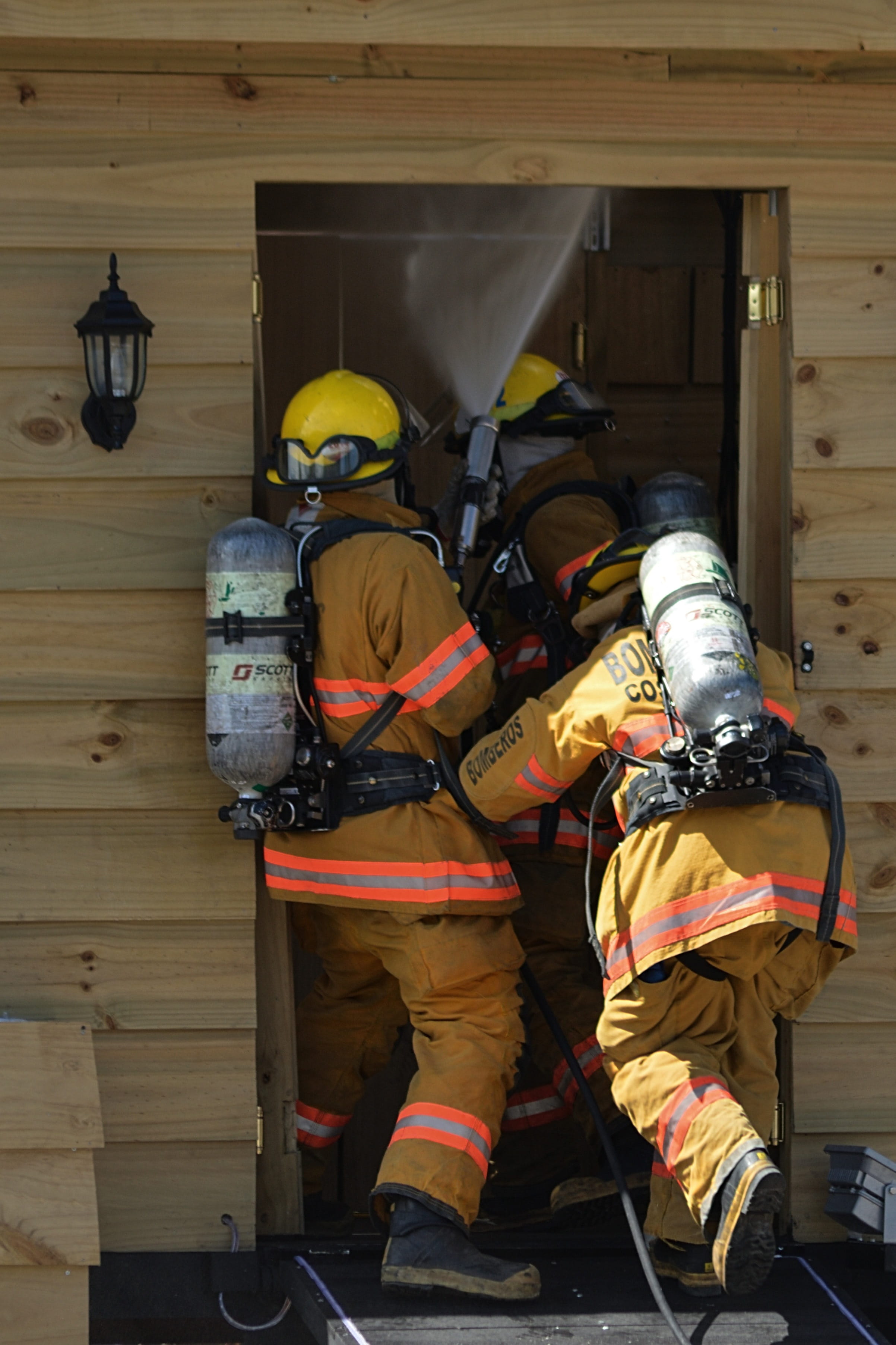 2K, people, protection, day, safety, accidents and disasters, employee, team, occupation, clothing, built structure, boots, helmet, fire, uniform, work, Phone HD Wallpaper